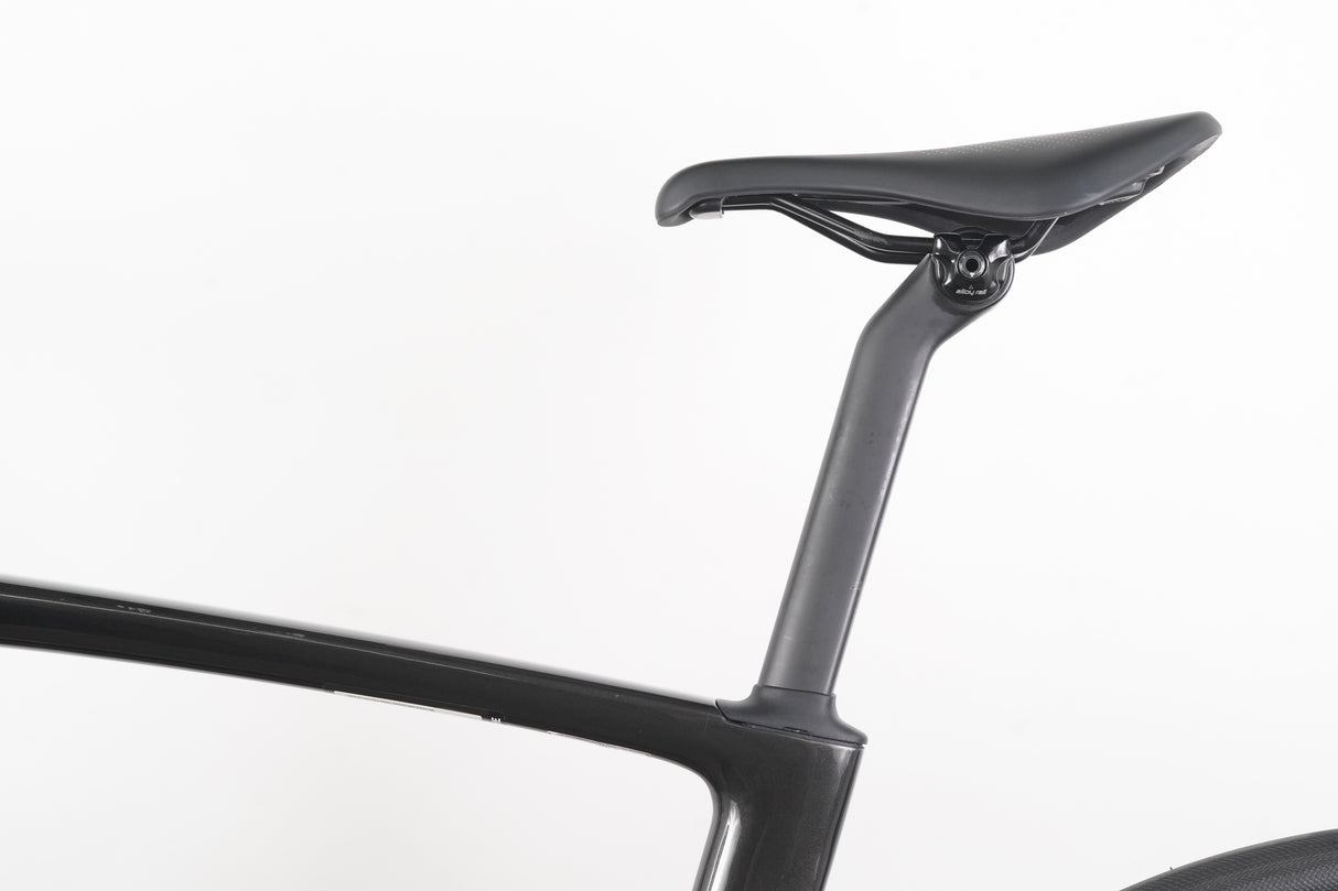 DEMO 2024 56cm Specialized Roubaix Sport SL8 105 R7120 Carbon Disc Road Bike