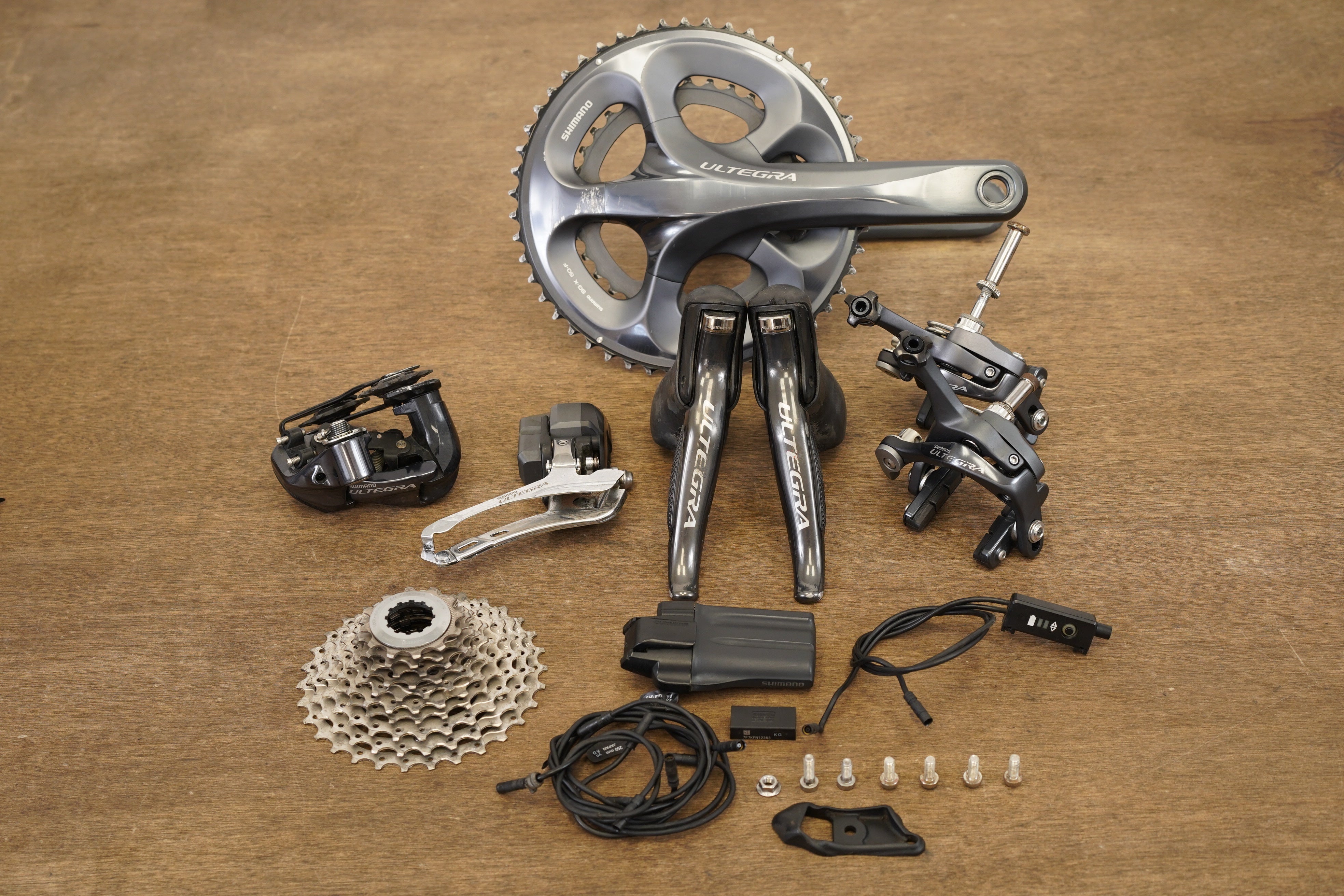シマノSHIMANO アルテグラ ULTEGRA DI2 6770 10S ② Shimano Ultegra 6770 6870 Di2 10 Speed Electronic Rim Brake Road