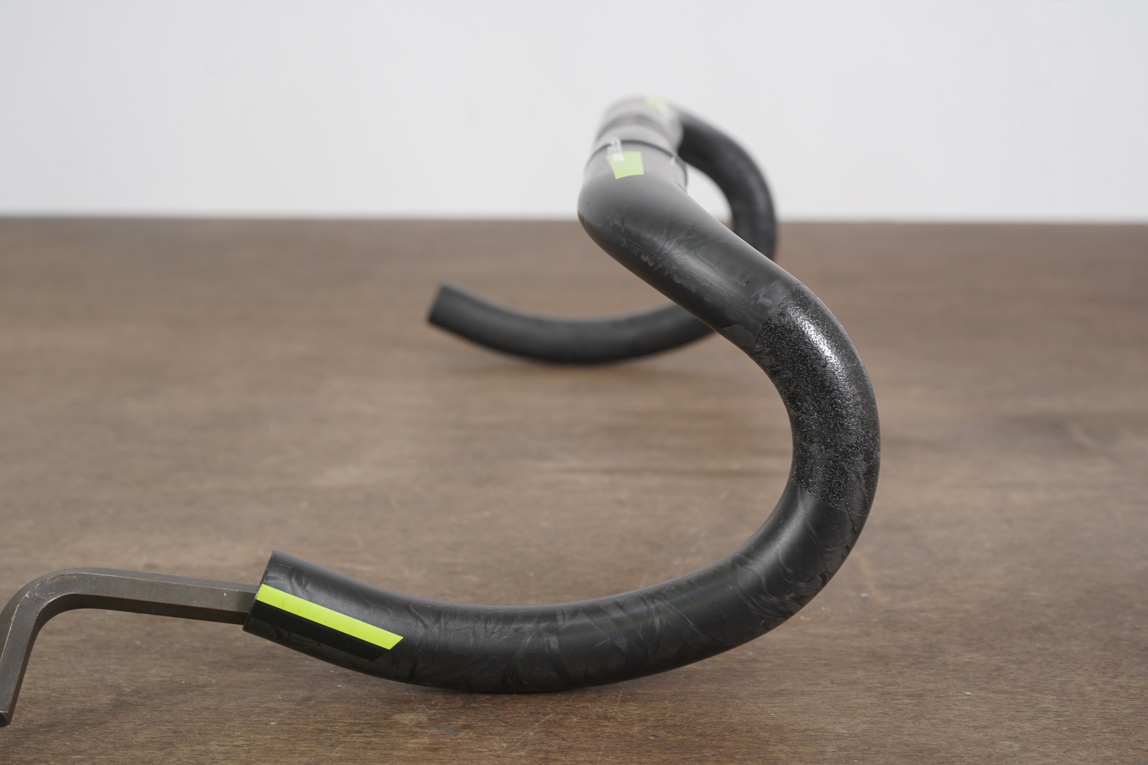44cm FSA K-Force Carbon Compact Road Handlebar 31.8mm – Elevate