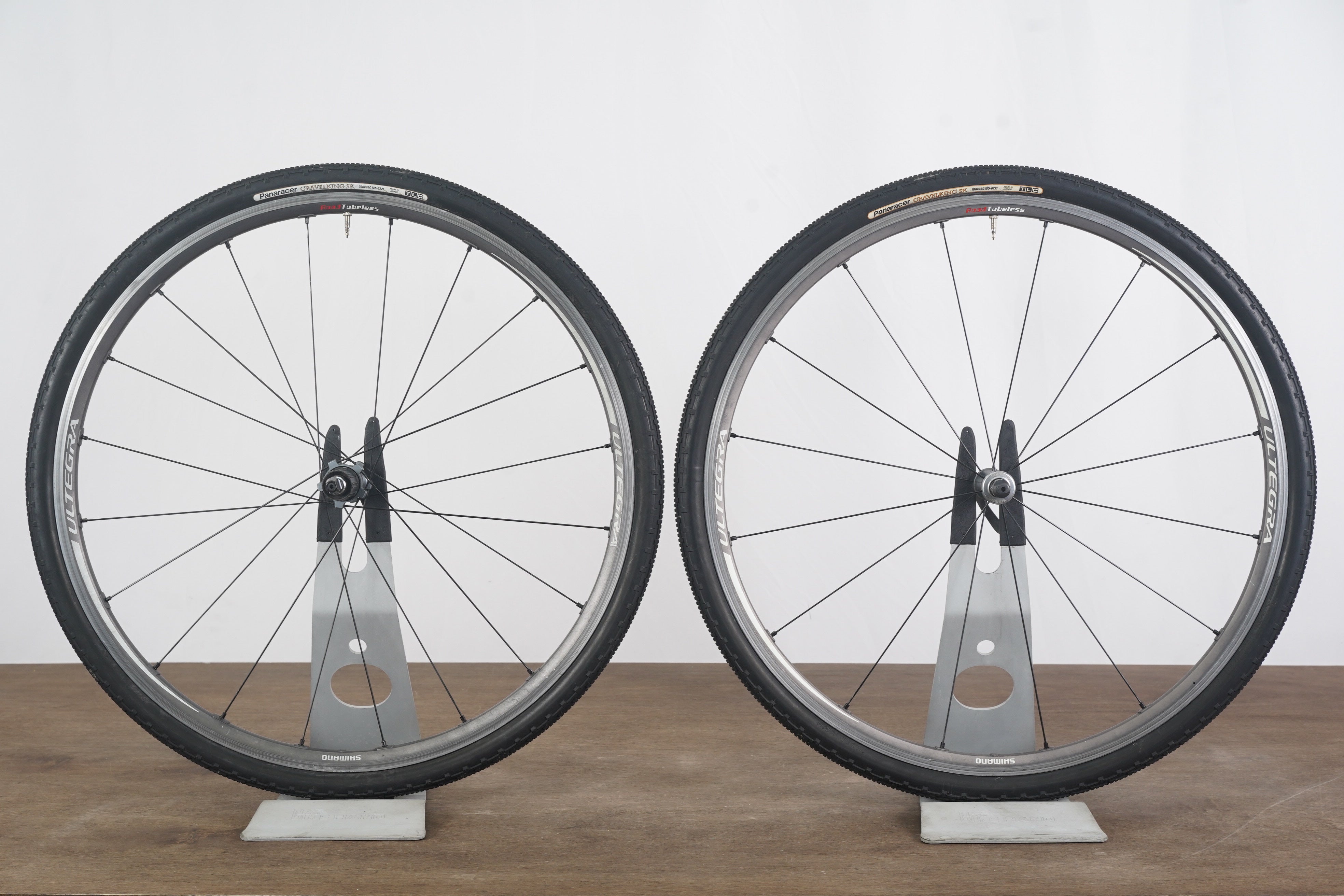 Shimano Ultegra WH-6700 Alloy Tubeless Clincher Rim Brake Wheelset