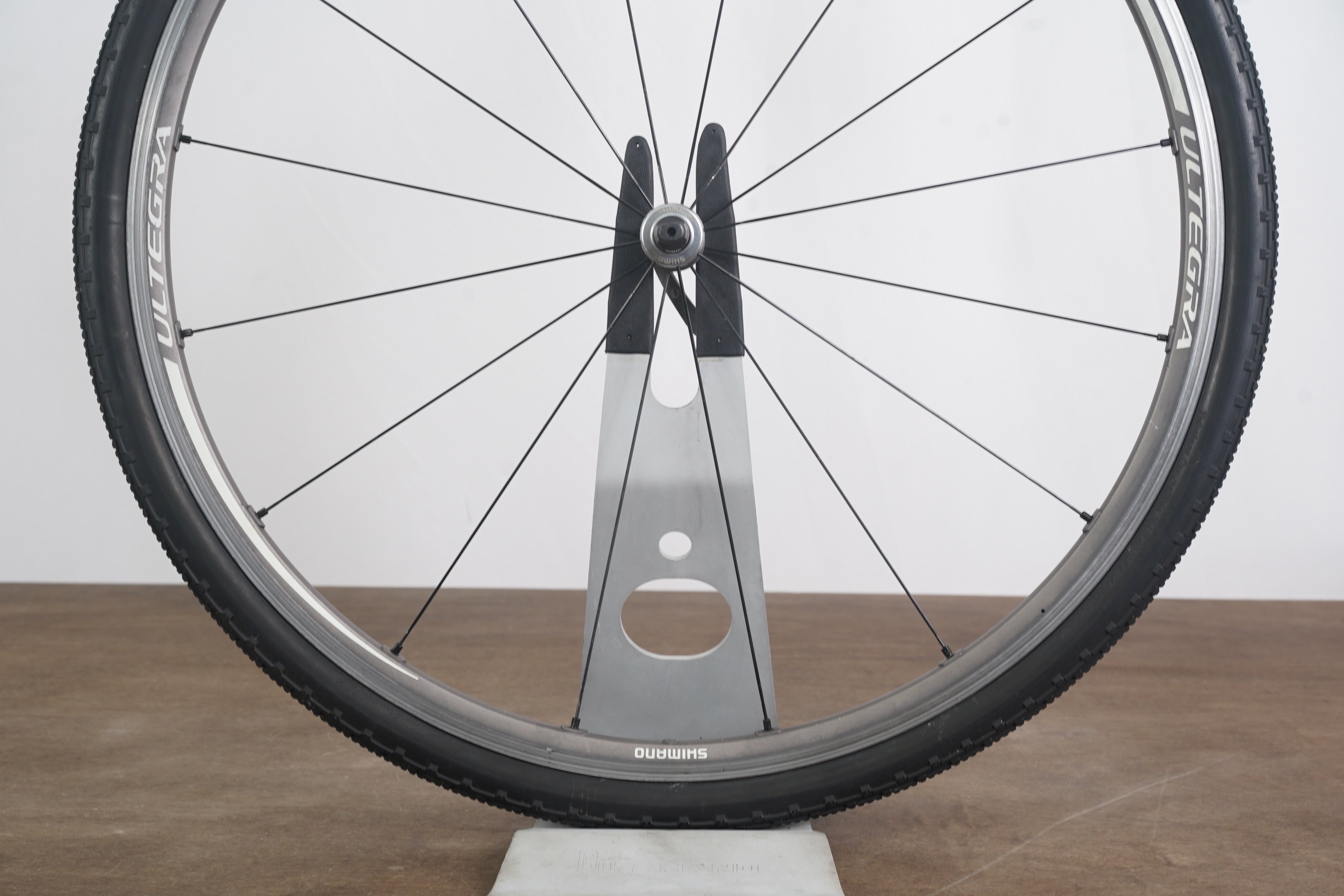 Shimano Ultegra WH-6700 Alloy Tubeless Clincher Rim Brake Wheelset