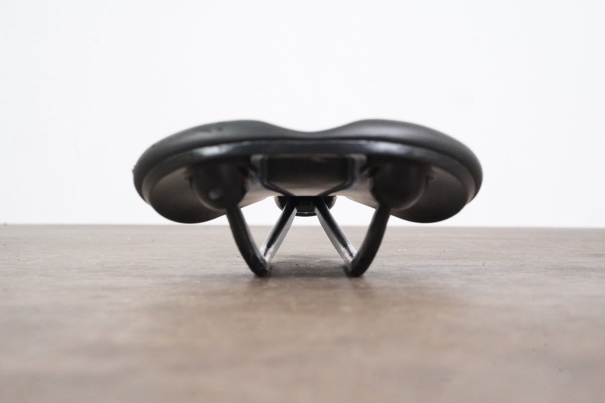 142mm (Shallow) Fabric Scoop Pro Carbon Rail Road Saddle 181g