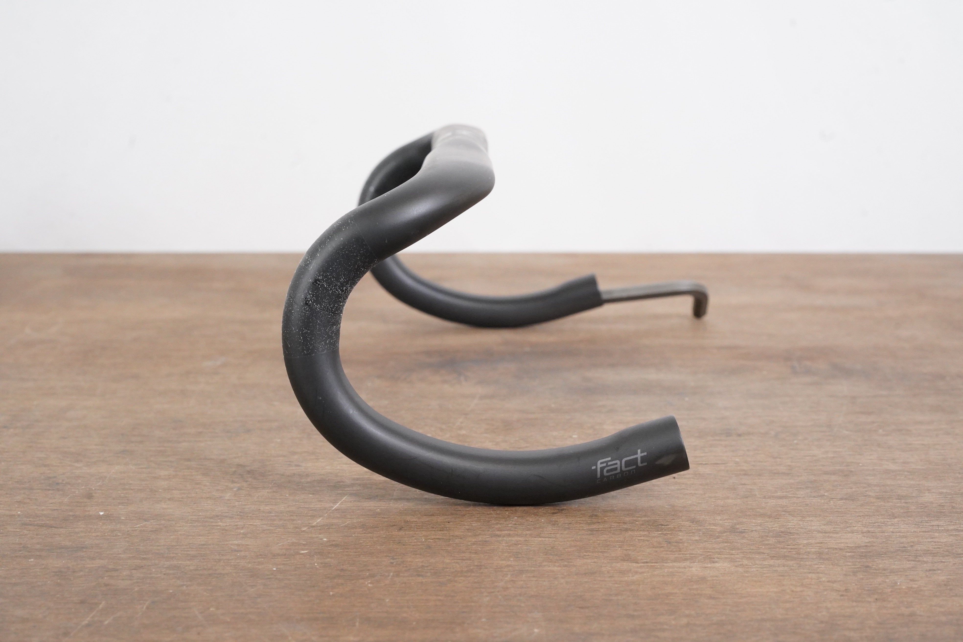 S-WORKS CARBON SHALLOW ROAD BAR　幅400 S-WORKS CARBON SHALLOW ROAD BAR 幅400 S-Works Shallow Bend