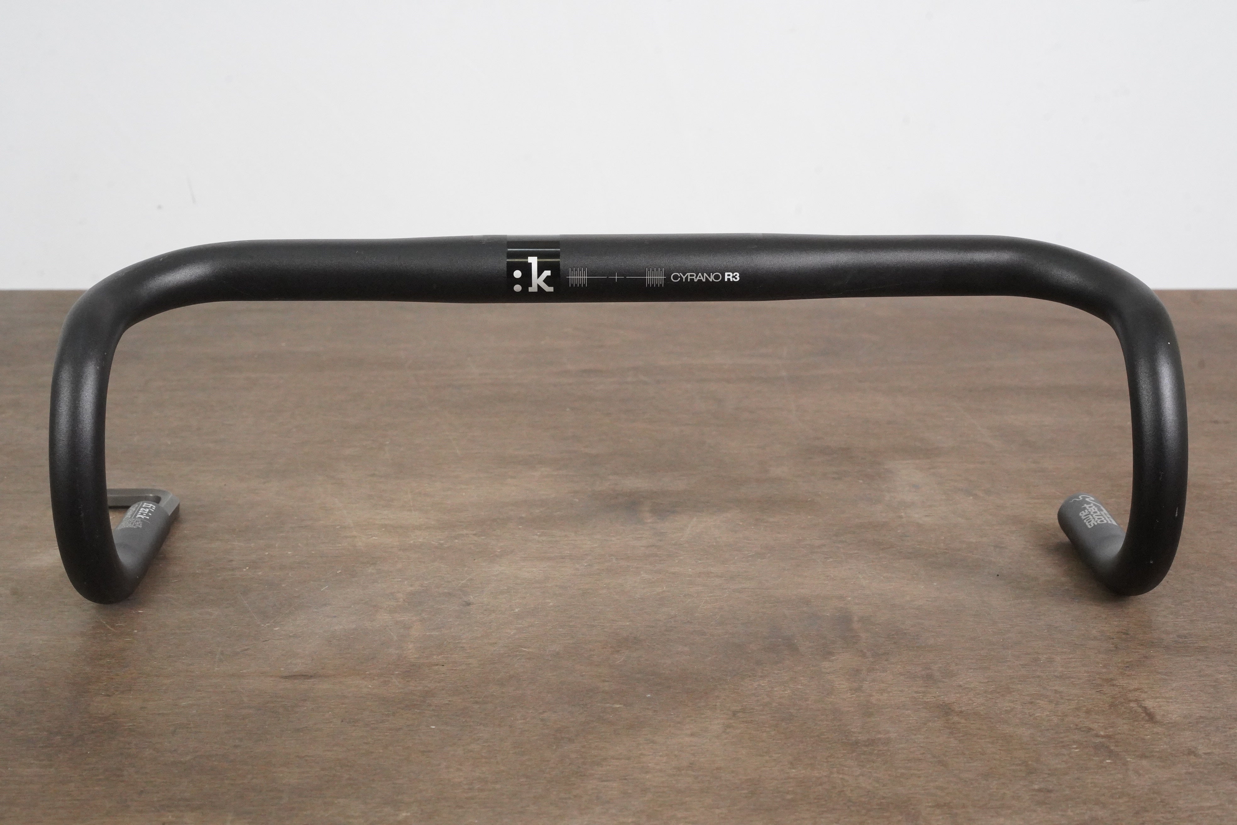 Fi'zi:k Cyrano R1 Snake Carbon Drop Handlebar 420mm C-C Road