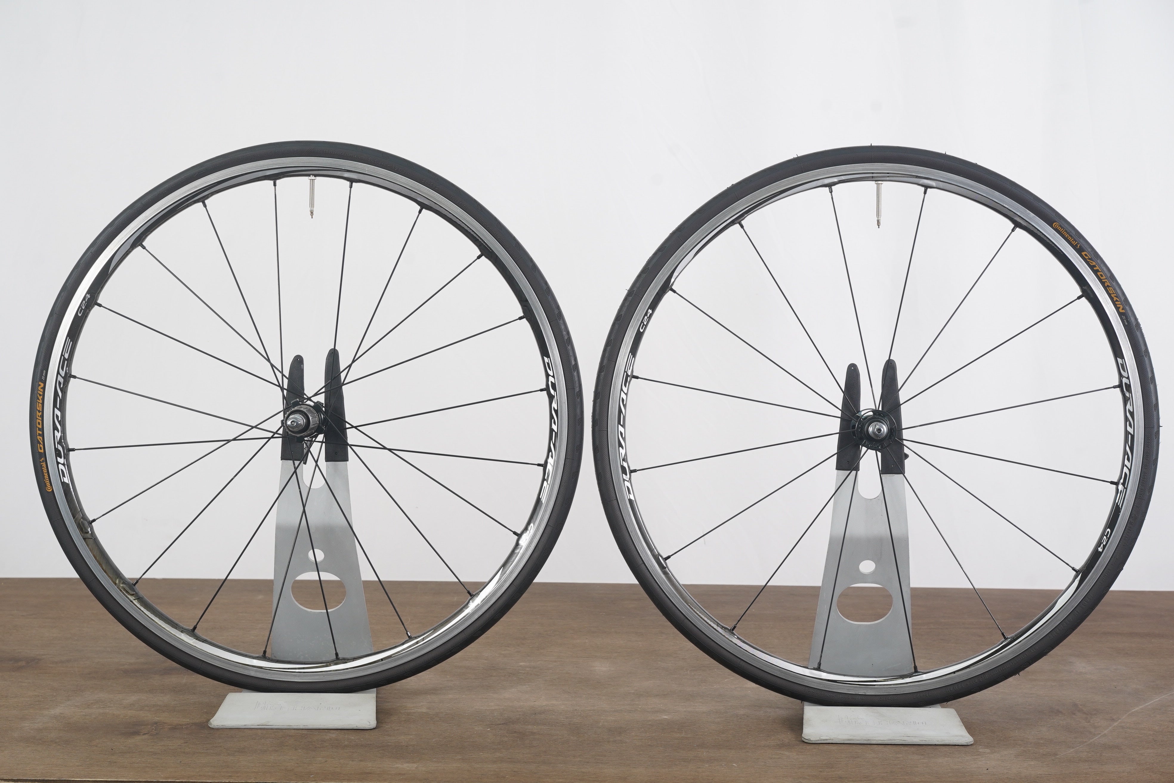 Shimano Dura-Ace WH-9000 C24 Carbon Clincher Rim Brake Wheelset 11