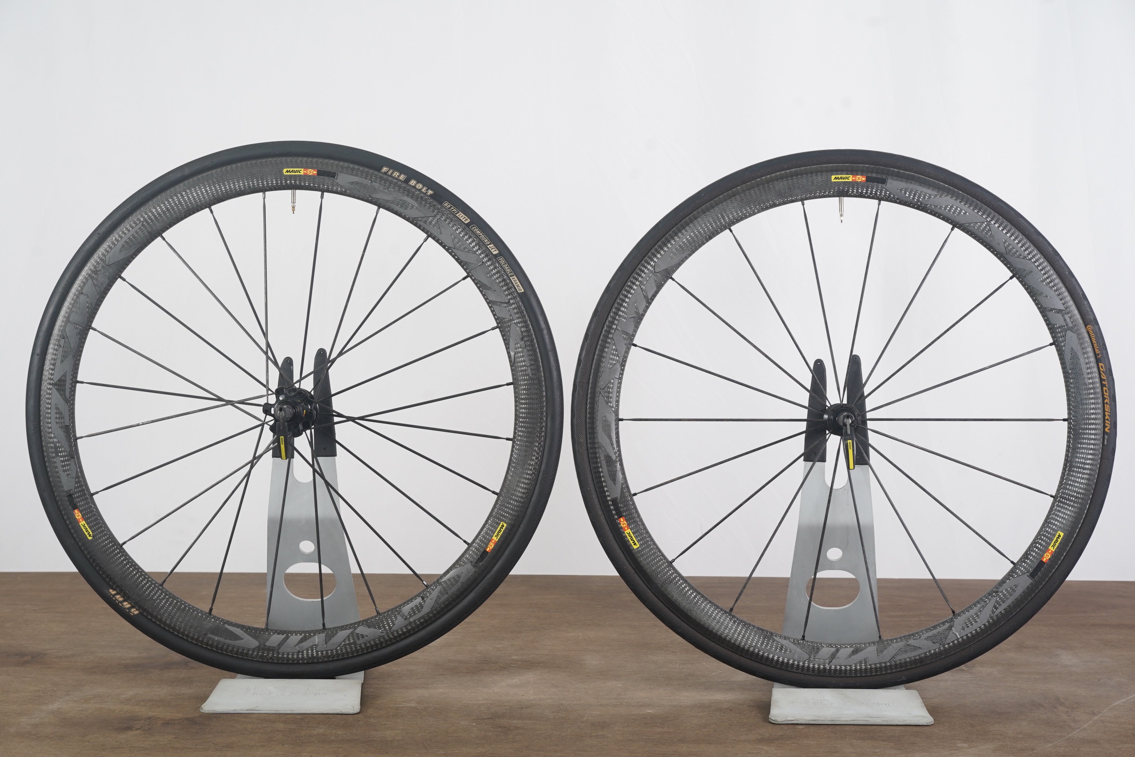 Mavic Cosmic Carbon Clincher Rim Brake Wheelset Shimano/SRAM 11