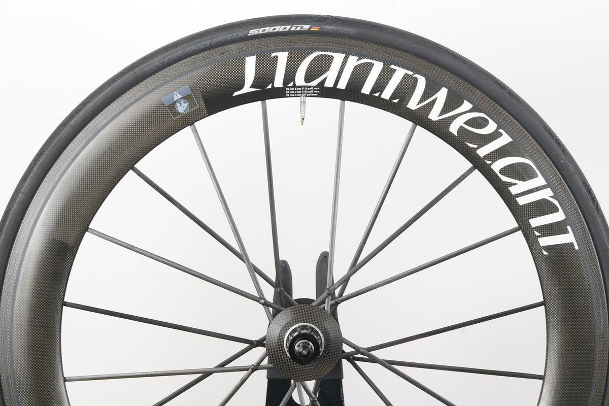 Lightweight Fernweg Carbon Clincher Rim Brake Wheelset Shimano/SRAM 11 Speed