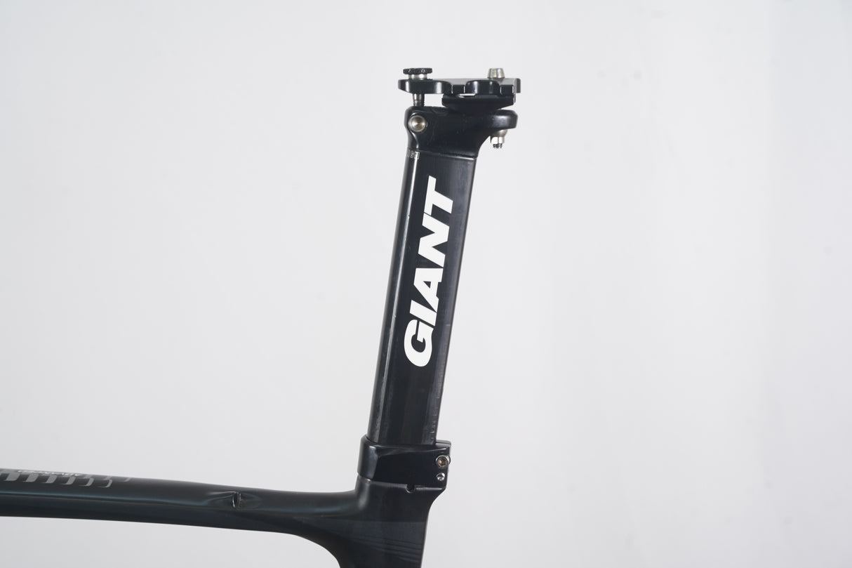 L (Large) Giant Defy Advanced Carbon Rim Brake Road Frameset
