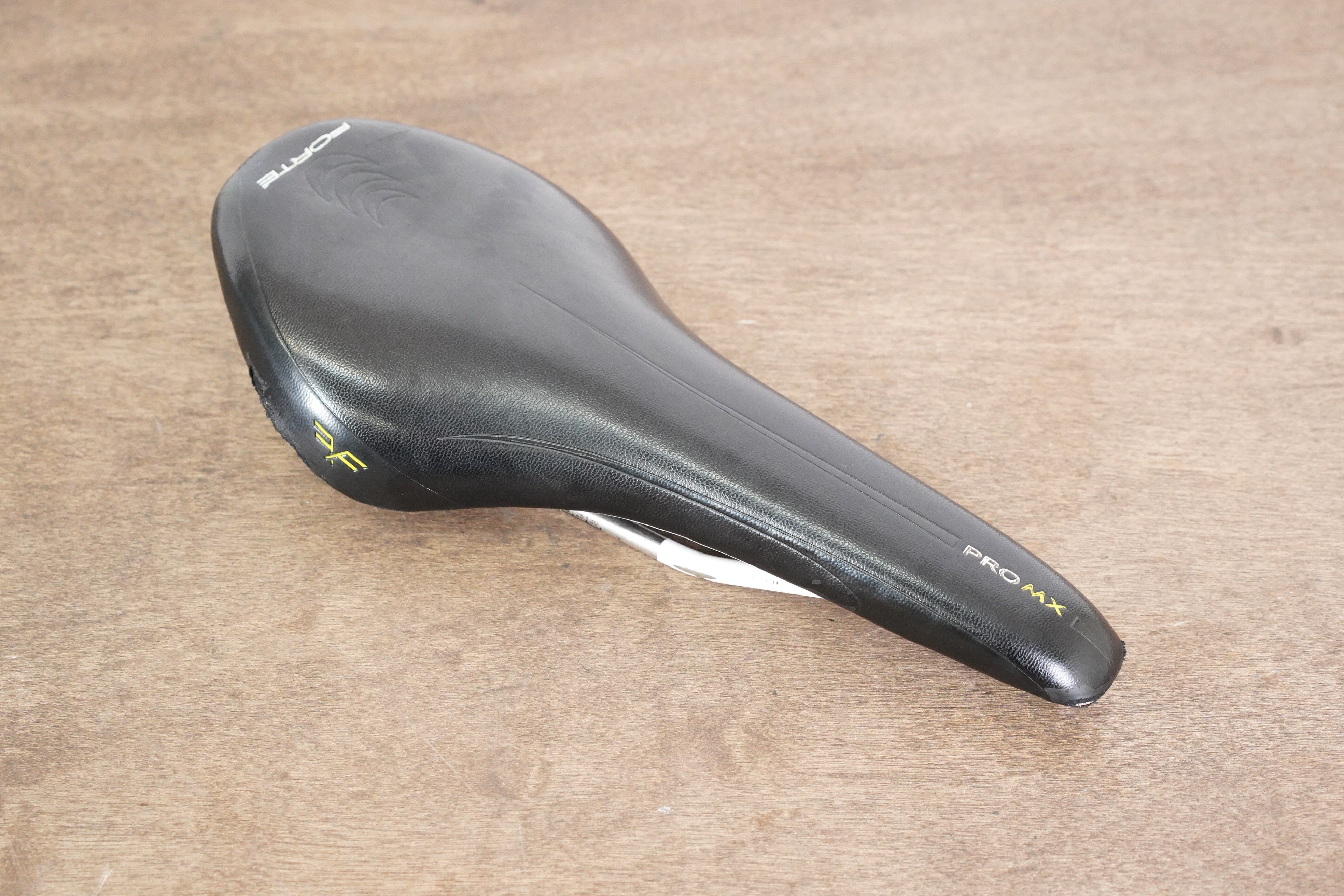 Velo CrN / Ti orders Alloy Rails Bike Saddle Seat Black Very Good Condition