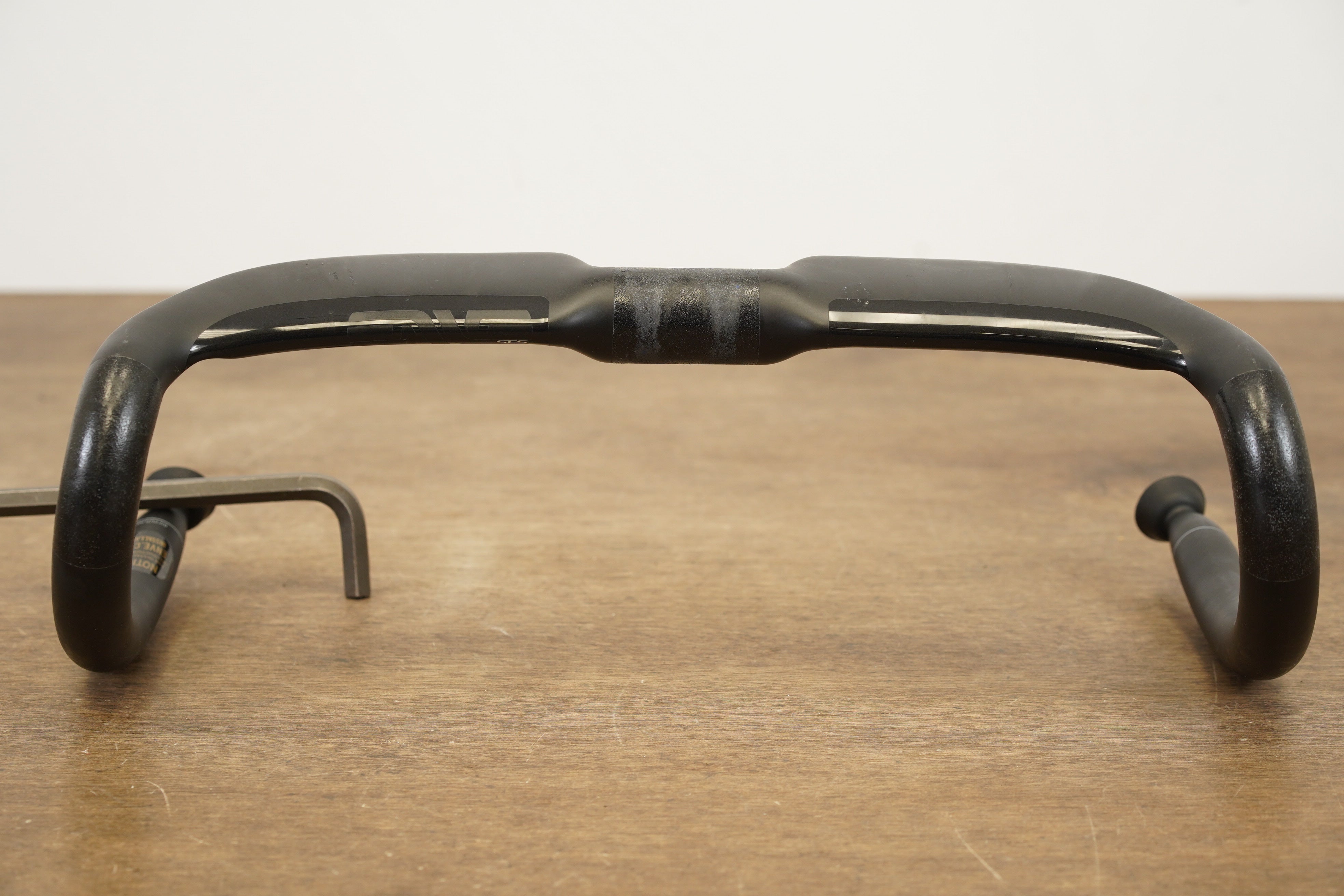 40cm ENVE SES Aero Carbon Road Handlebar 31.8mm – Elevate 40cm ENVE SES Aero Carbon Road Handlebar 31.8mm – Elevate