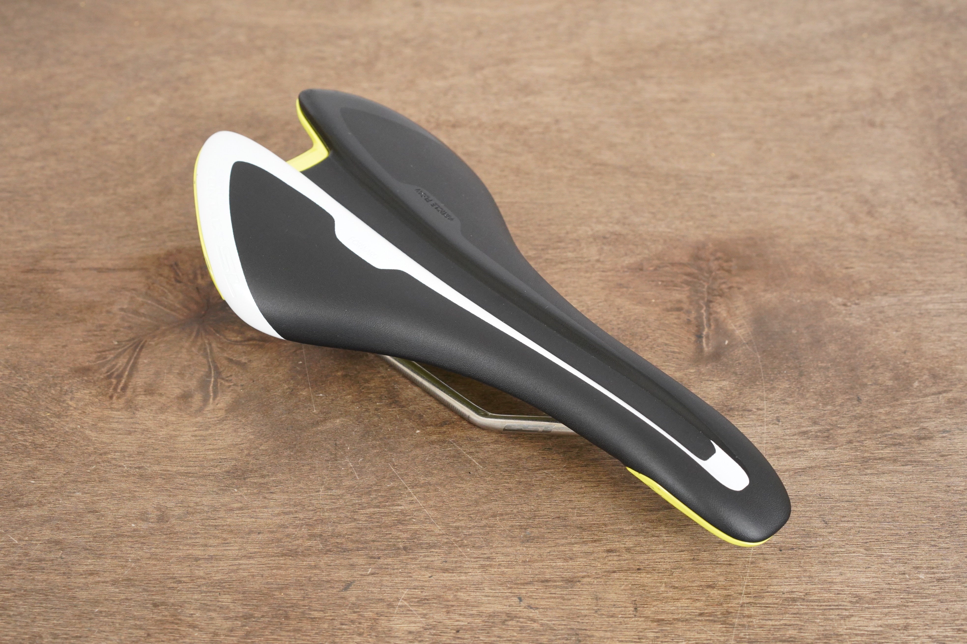 130mm Giant Contact SL SST Alloy Rail Road Saddle 229g Elevate Cycling