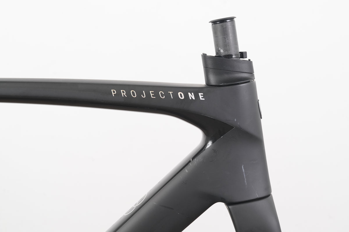 NEW TAKE-OFF M/L Trek Madone SLR Gen 8 Project One Carbon Aero Disc Frameset