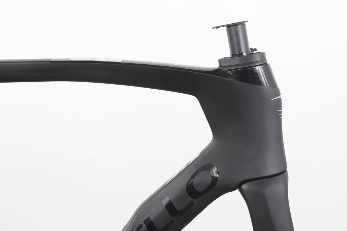 DEMO 2025 56cm Pinarello Dogma F Carbon Disc Brake Frameset
