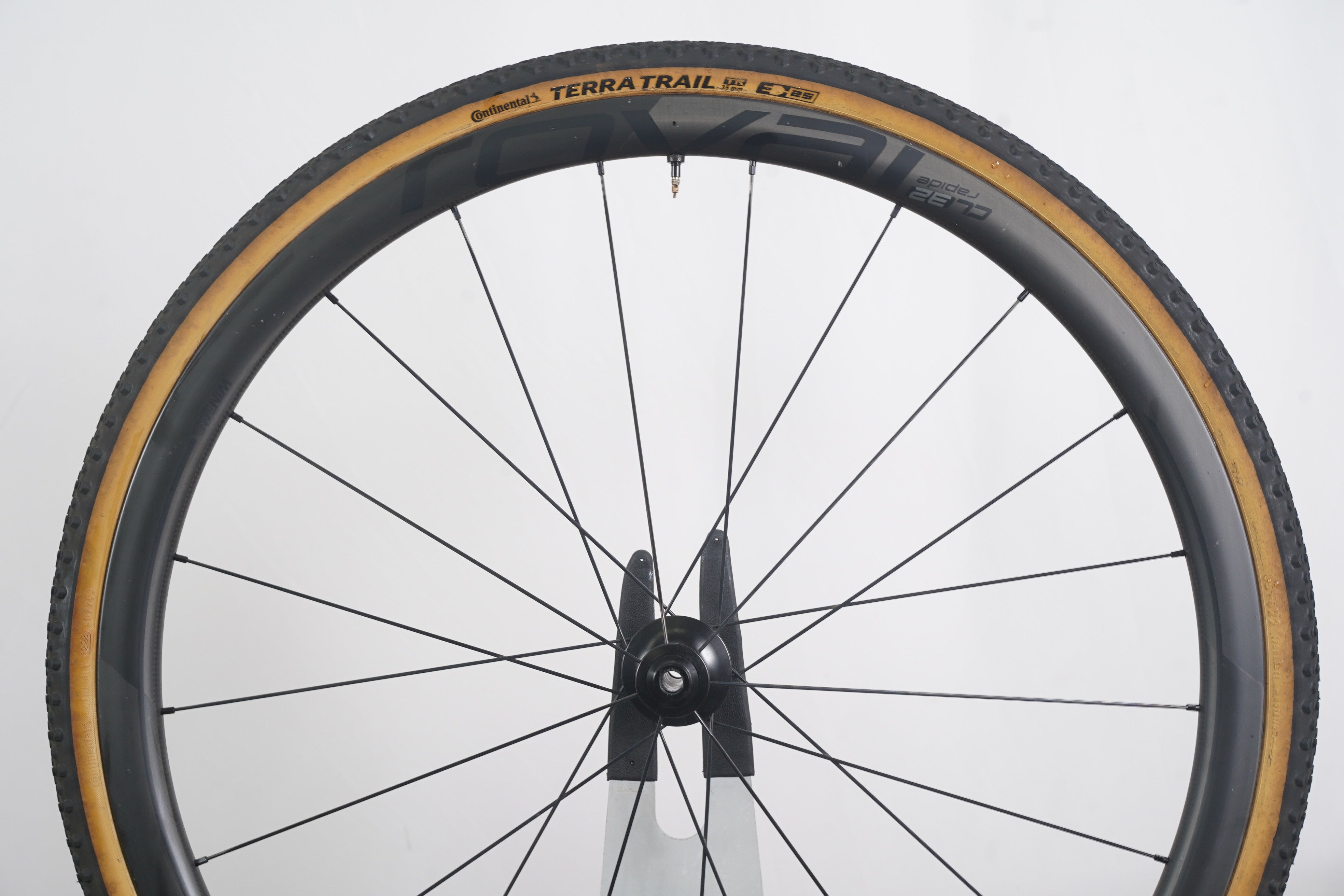 Roval CLX 32 Carbon Tubeless Clincher Disc Brake Wheelset Shimano