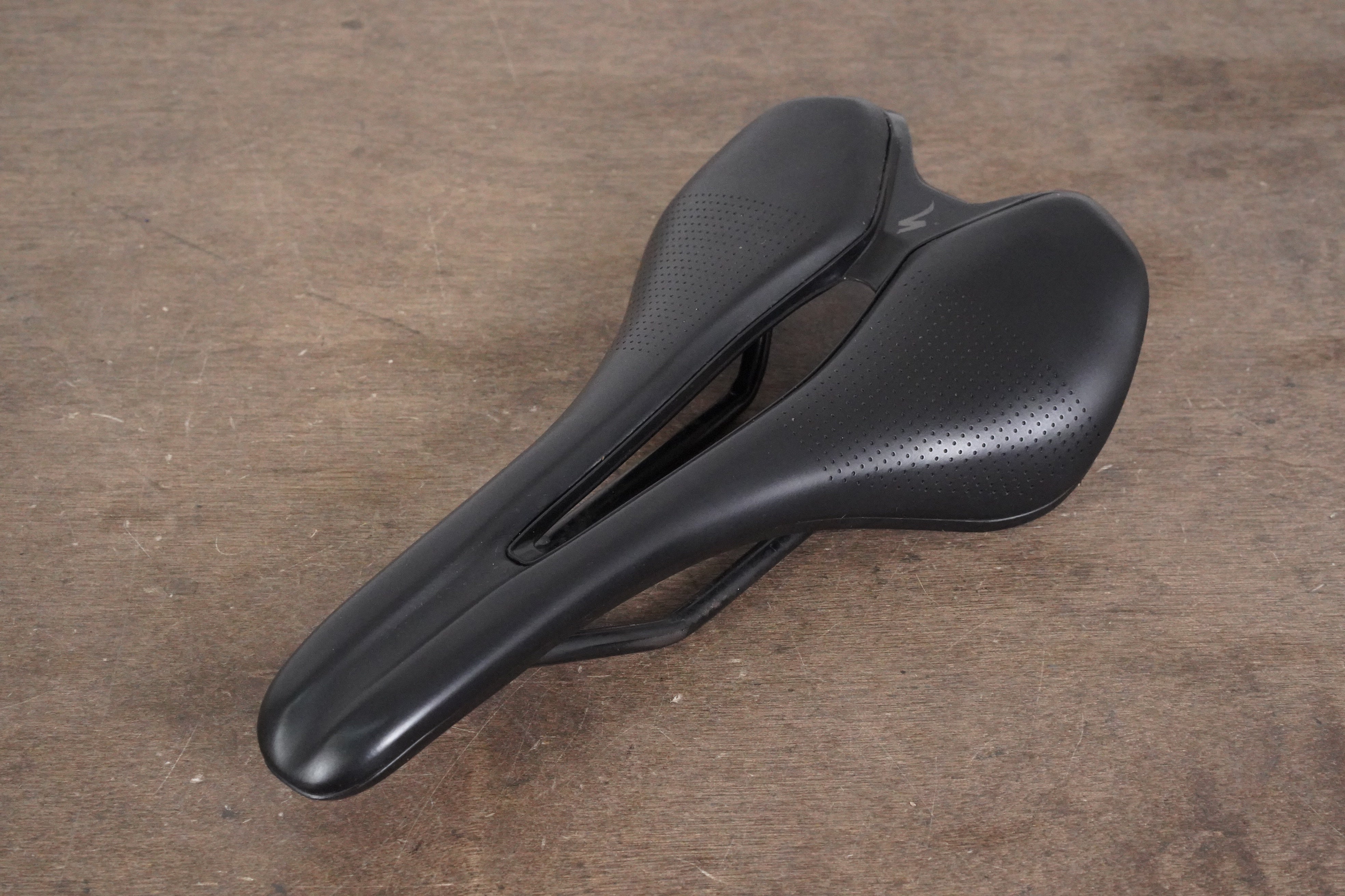 激安ブランド Romin Specialized 143mm Evo 267g Saddle Road Rail Cr-Mo Comp パーツ