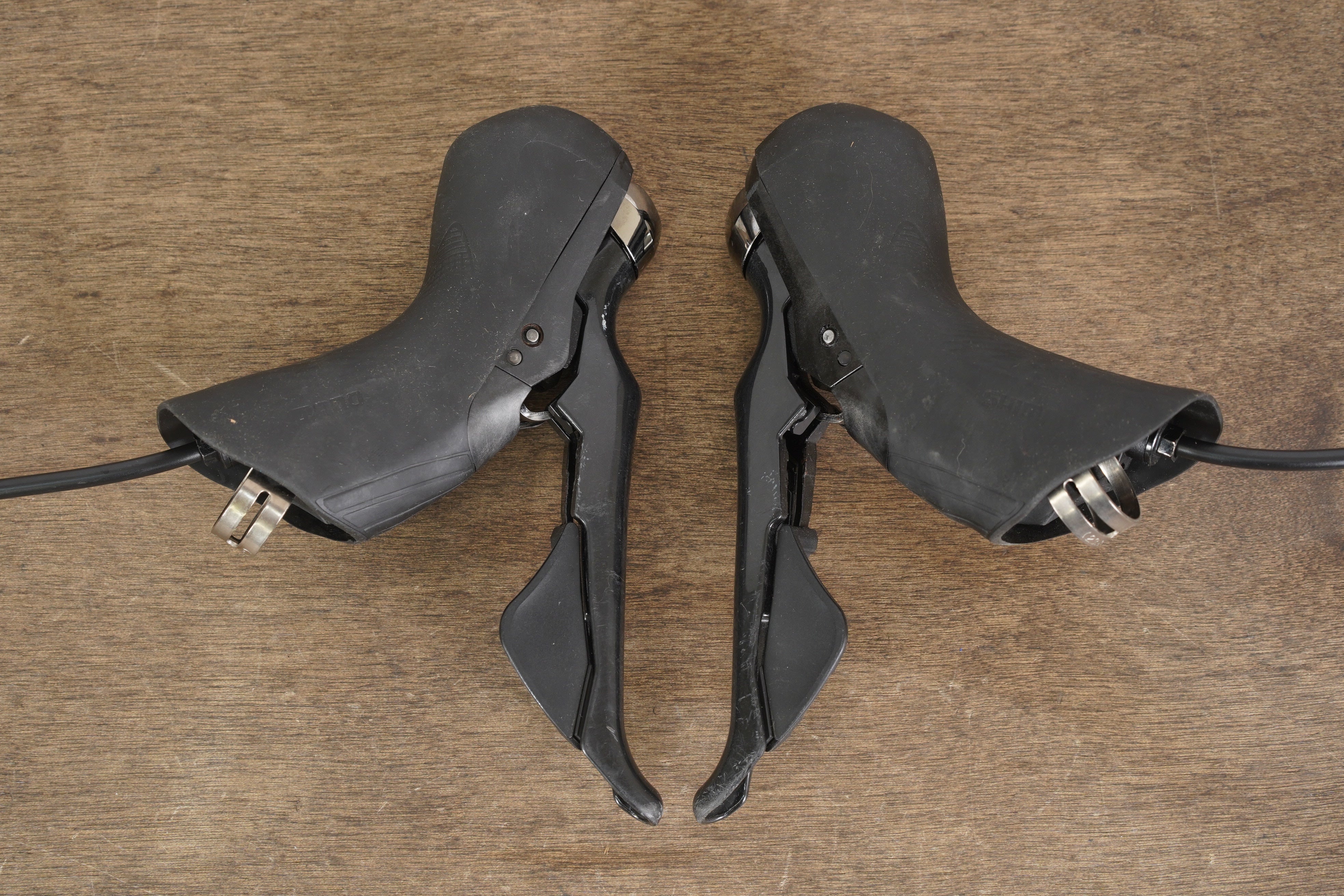 ULTEGRA ブレーキ　r8000 Shimano Ultegra R8000 Dual Control Lever for Rim Brakes