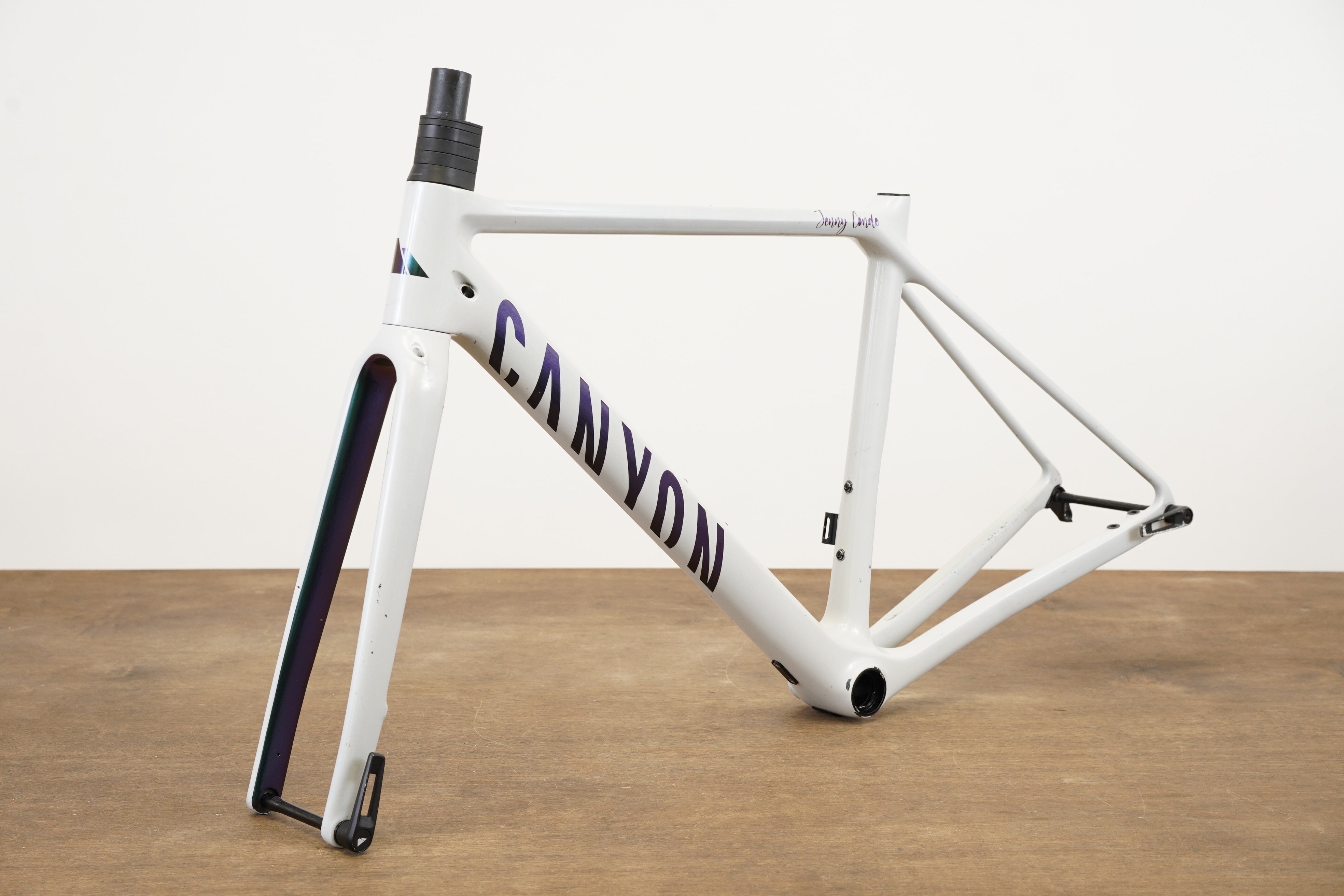 XS Canyon Ultimate CF SL Carbon Disc Brake Road Frameset – Elevate