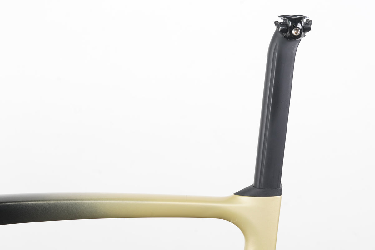 2023 L (Large) Ridley Noah Fast Carbon Disc Brake Road Frameset + Cockpit