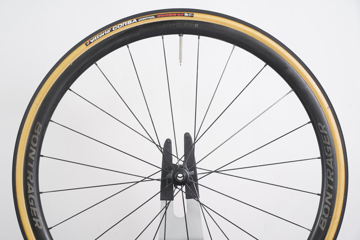 Bontrager Aeolus XXX 2 TLR Carbon Clincher Disc Brake Wheelset 11 Speed