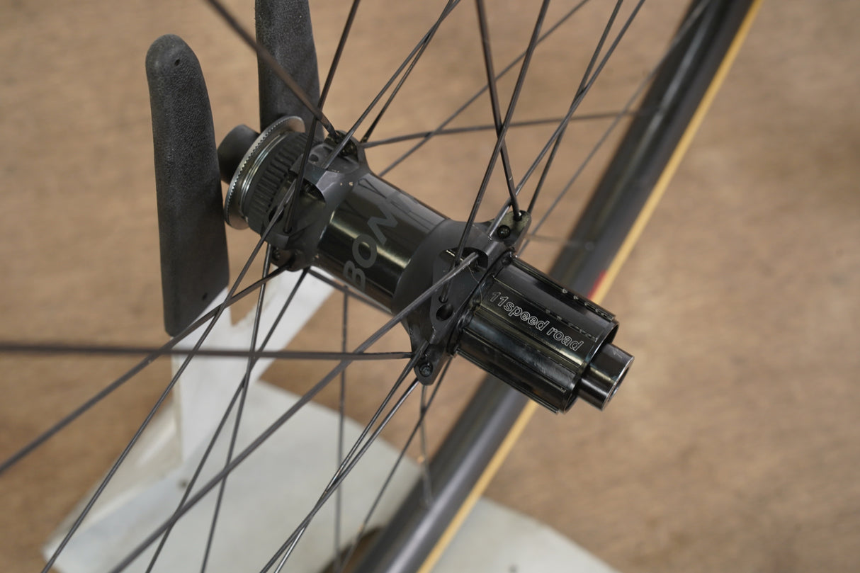 Bontrager Aeolus XXX 2 TLR Carbon Clincher Disc Brake Wheelset 11 Speed
