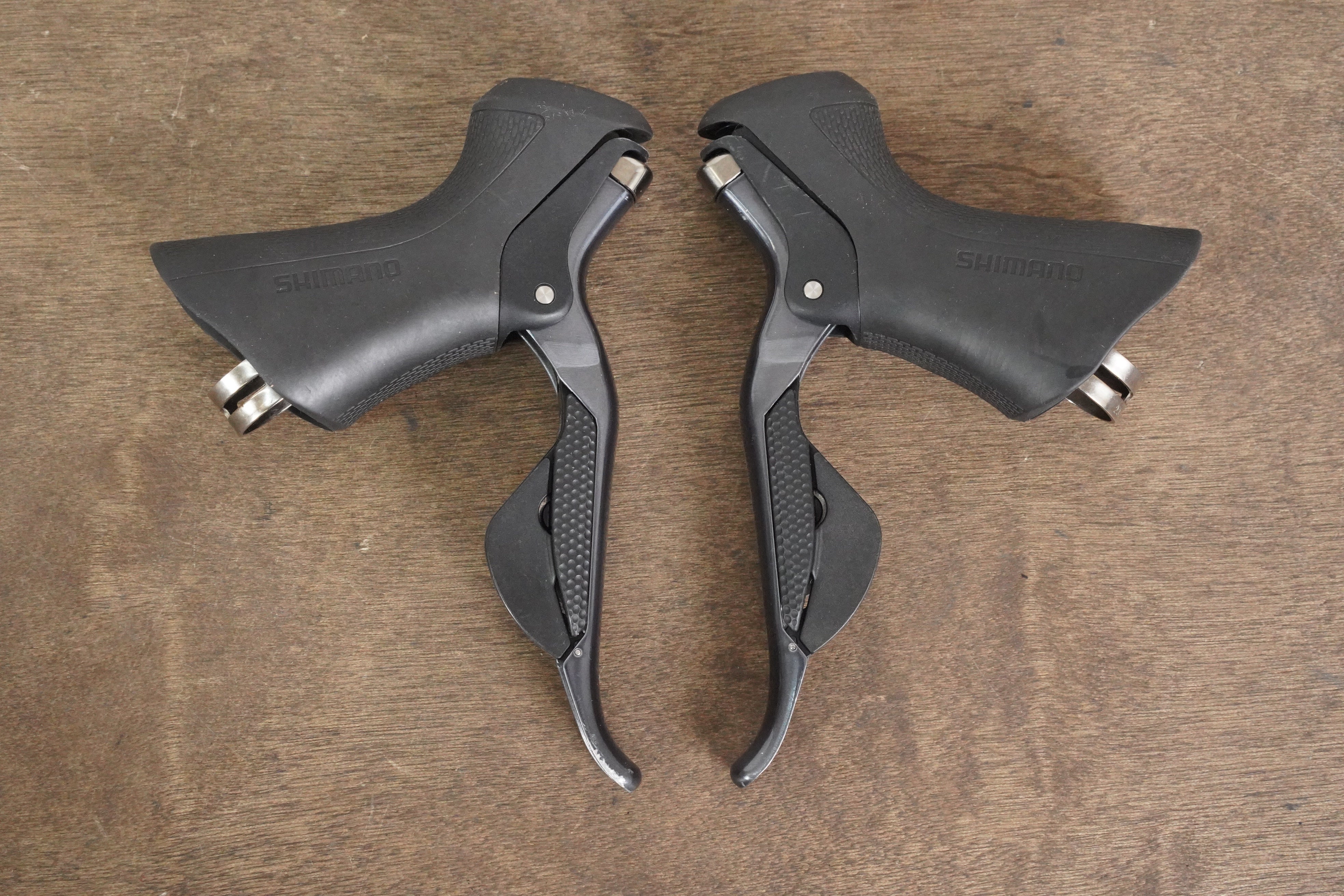 【未使用】シマノDi2　ST-6870 ULTEGRA　2x11s シフター シマノ ULTEGRA Di2 ST-6870 STIレバー 左右セット（2×11S