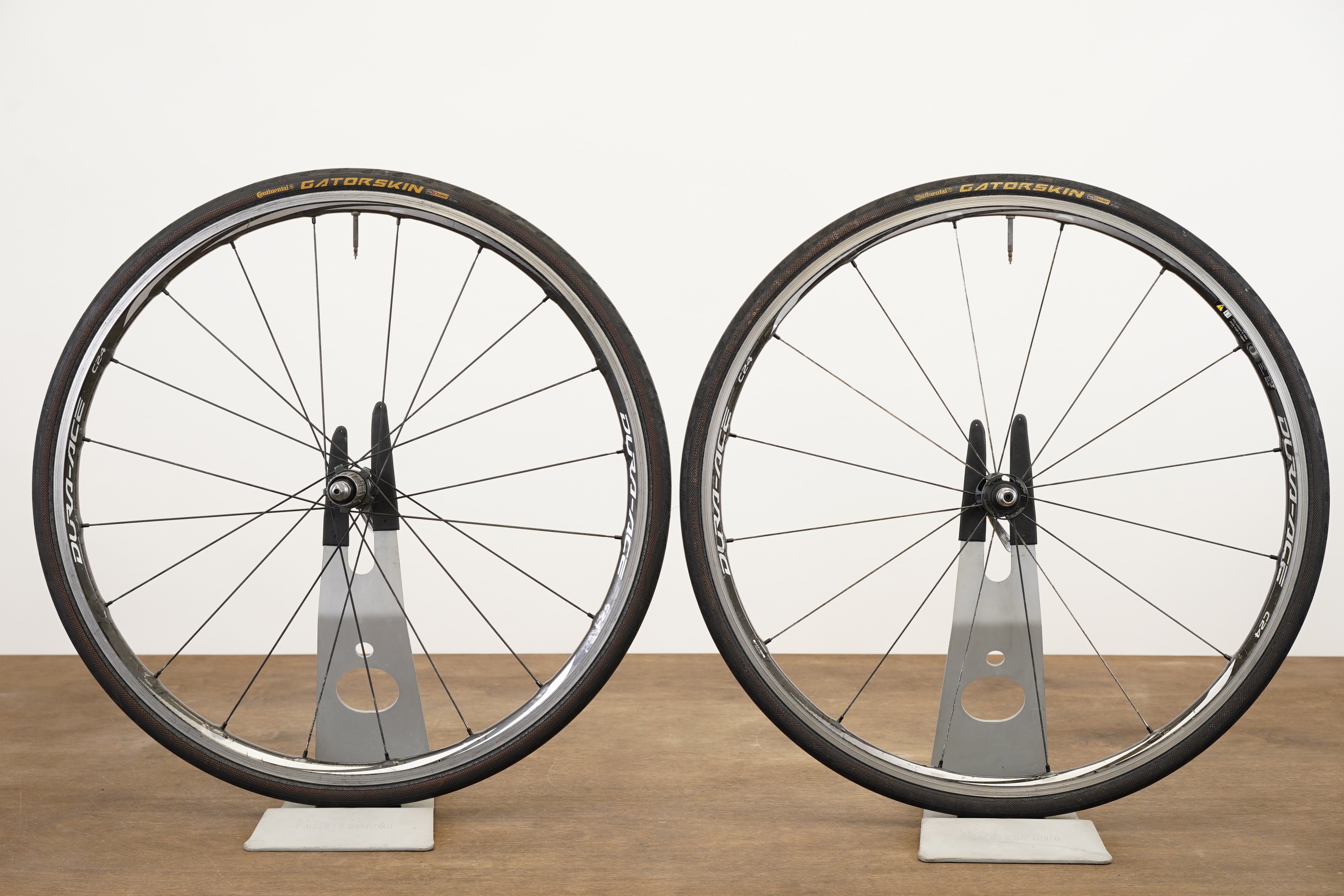 Shimano Dura-Ace WH-9000 C24 Carbon Clincher Rim Brake Wheelset 11