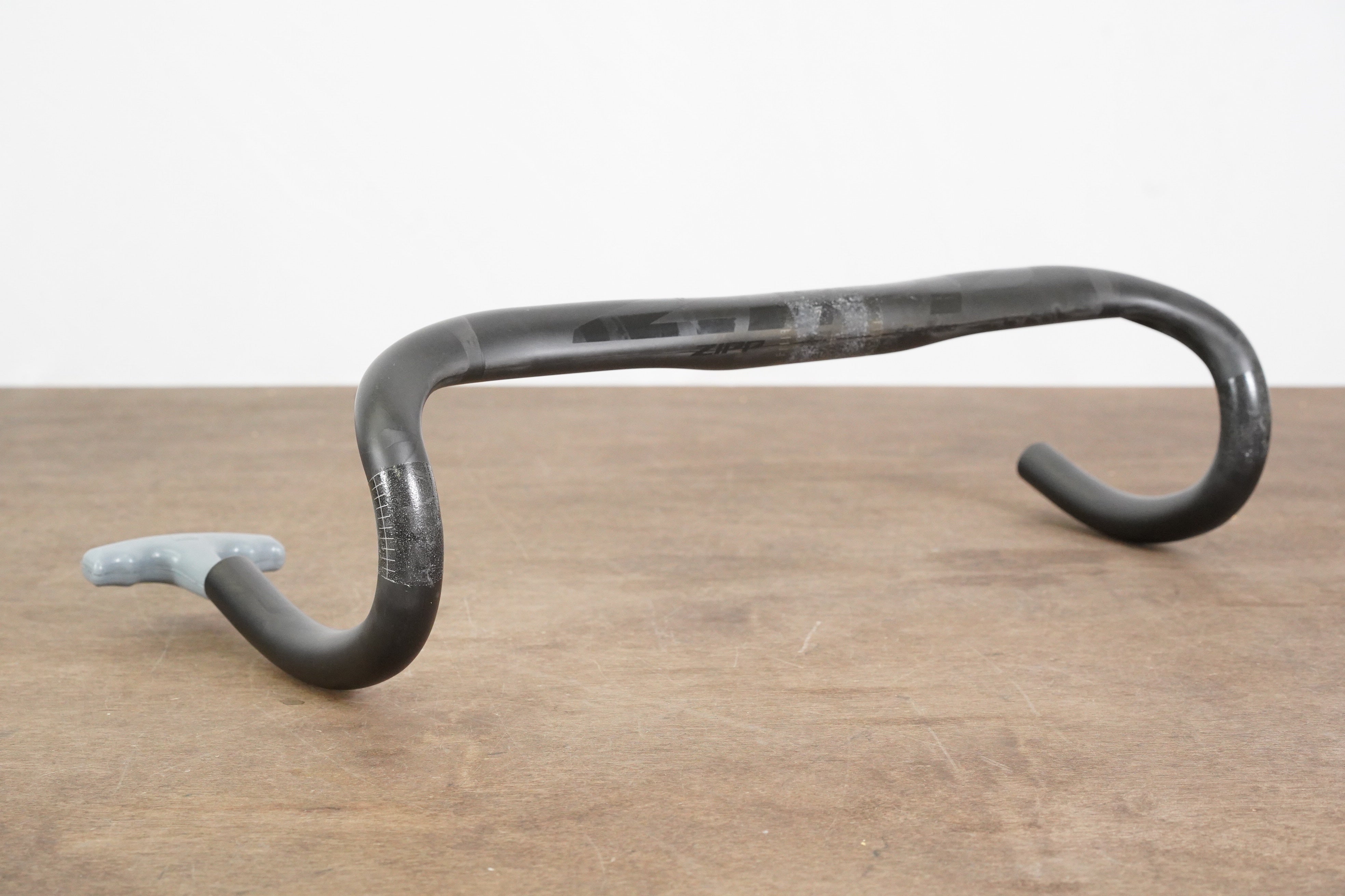 44cm Zipp SL-70 Ergo Carbon Compact Road Handlebar 31.8mm