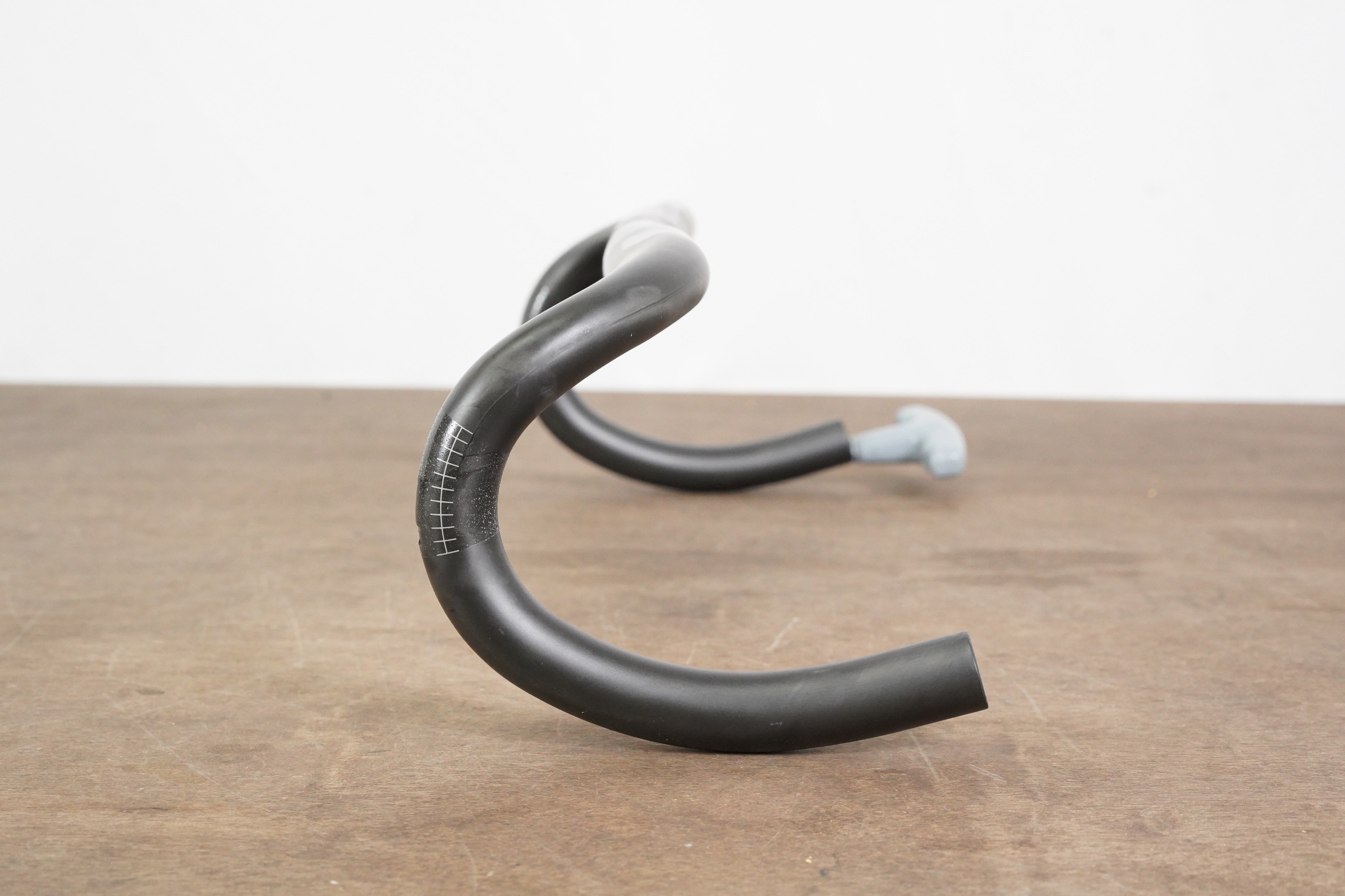 44cm Zipp SL-70 Ergo Carbon Compact Road Handlebar 31.8mm