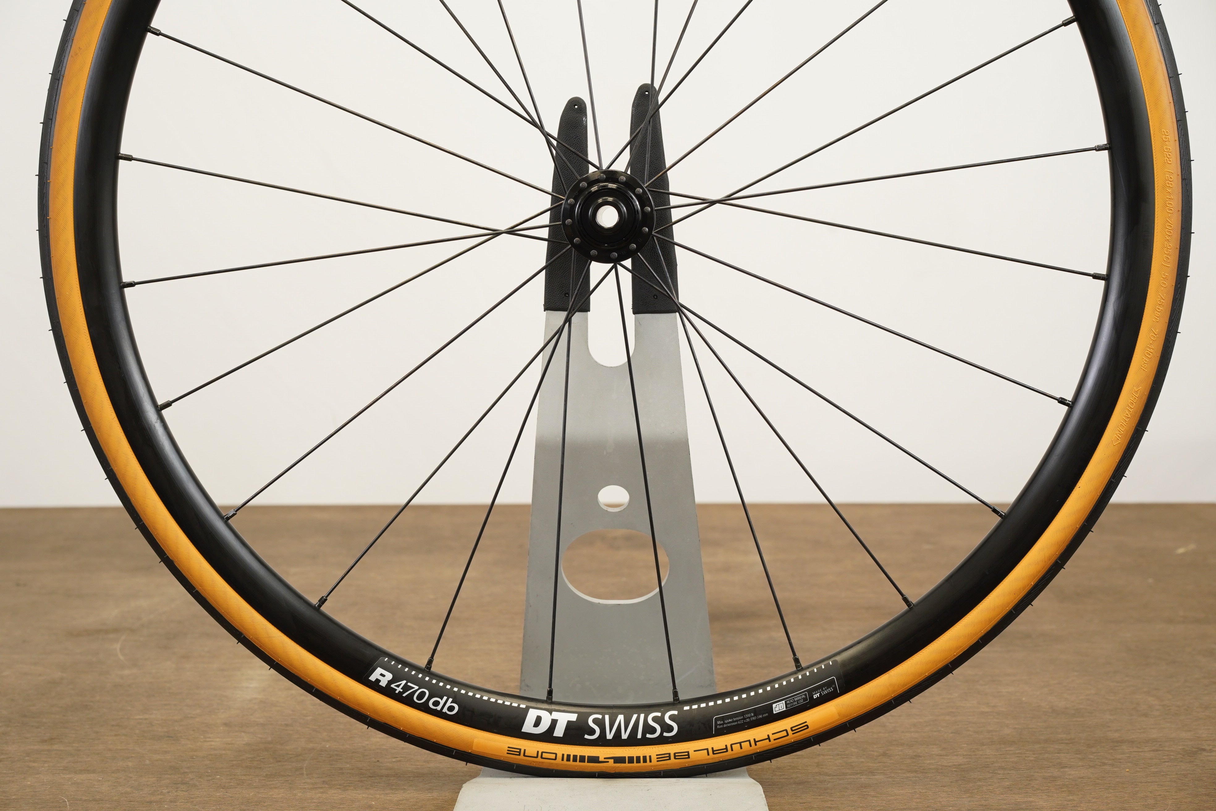 DT SWISS R470 DISC シマノ DT Swiss R470 Alloy Tubeless Clincher Disc Brake Wheelset Shimano