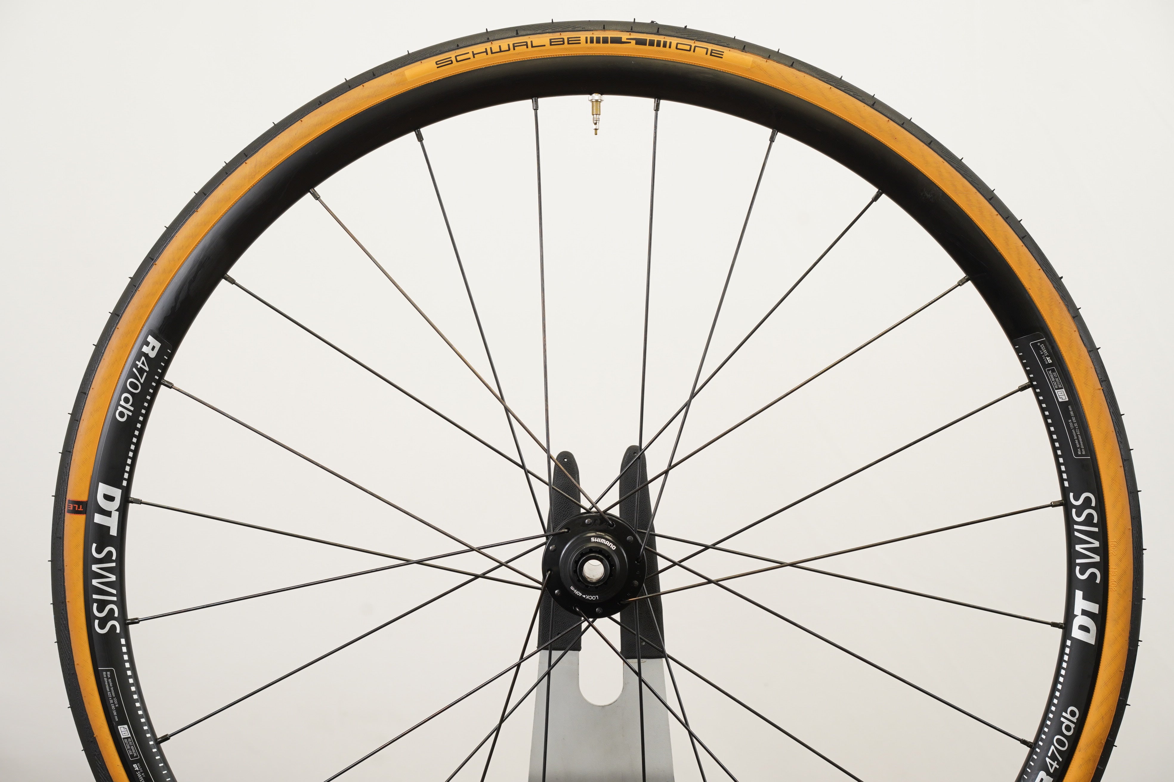 DT SWISS R470 DISC シマノ DT Swiss R470 Alloy Tubeless Clincher Disc Brake Wheelset Shimano