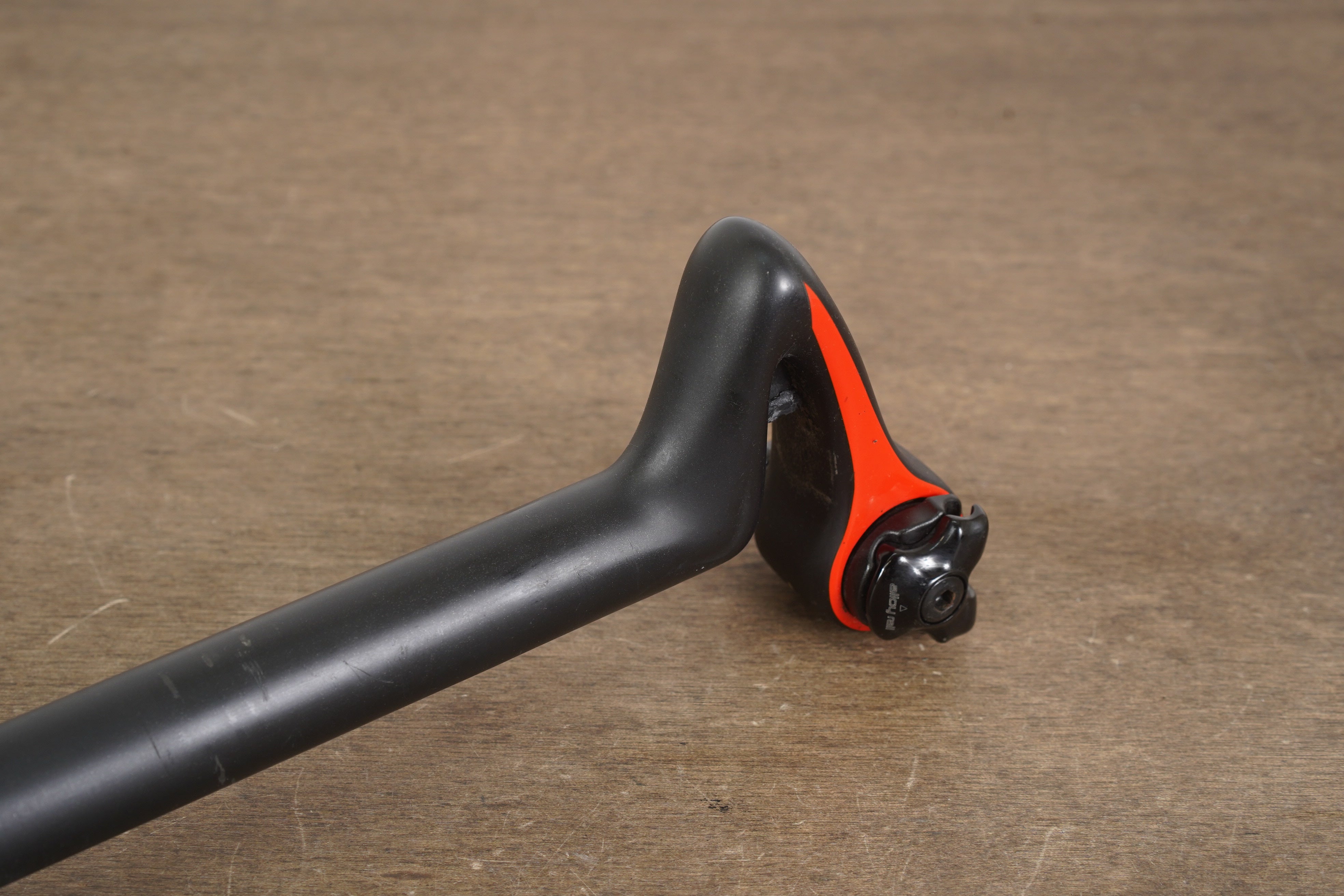 新品未使用!!S-WORKS CG-R CARBON SEATPOST 27.2 27.2mm Specialized S-WORKS CG-R Carbon Setback Road Seatpost CGR