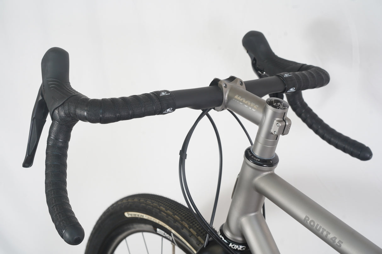 NEW 52cm Moots Routt 45 Shimano GRX RX810 11 Speed Disc Titanium Gravel Bike