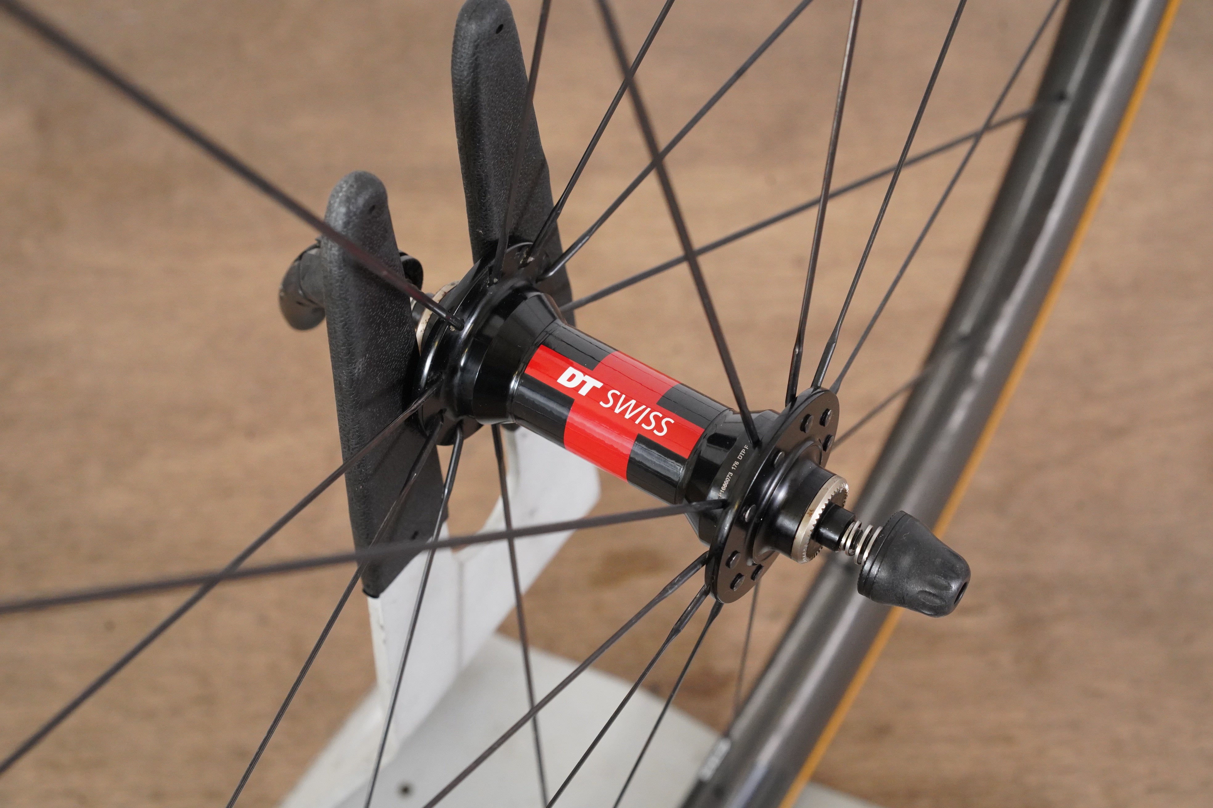 パーツ ENVE SES 5.6 DISC TU DT SWISS240s ENVE SES 3.4 DT Swiss 240s Carbon Clincher Rim Brake