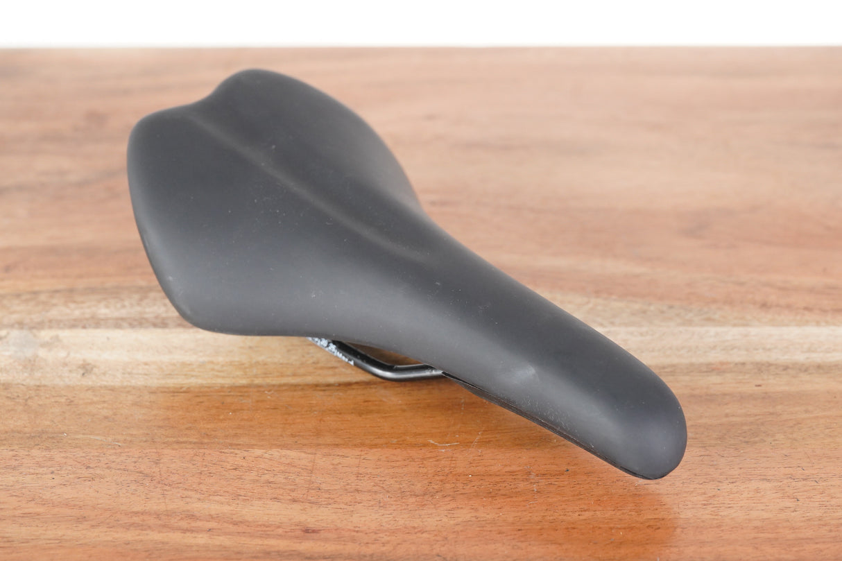 135mm Black Road Saddle 311g