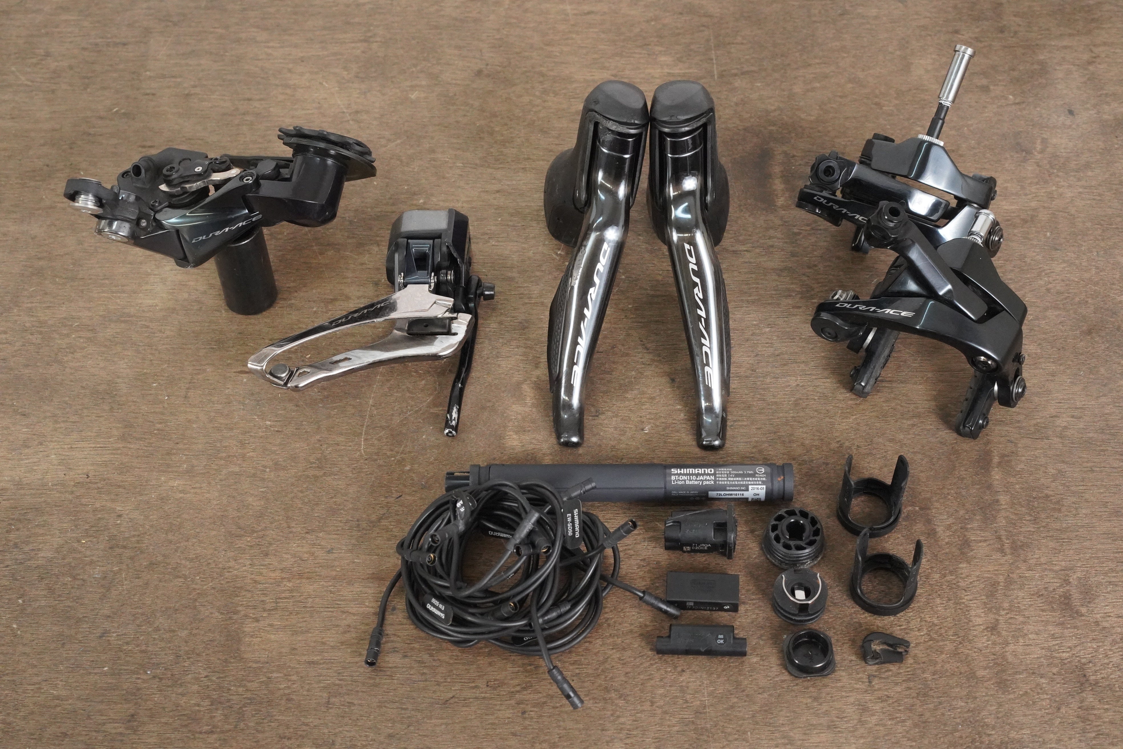 SHIMANO DURA-ACE R9150 Di2 3点セット 2×11s Shimano Dura-Ace R9150 Di2 11 Speed Electronic Rim Brake Road