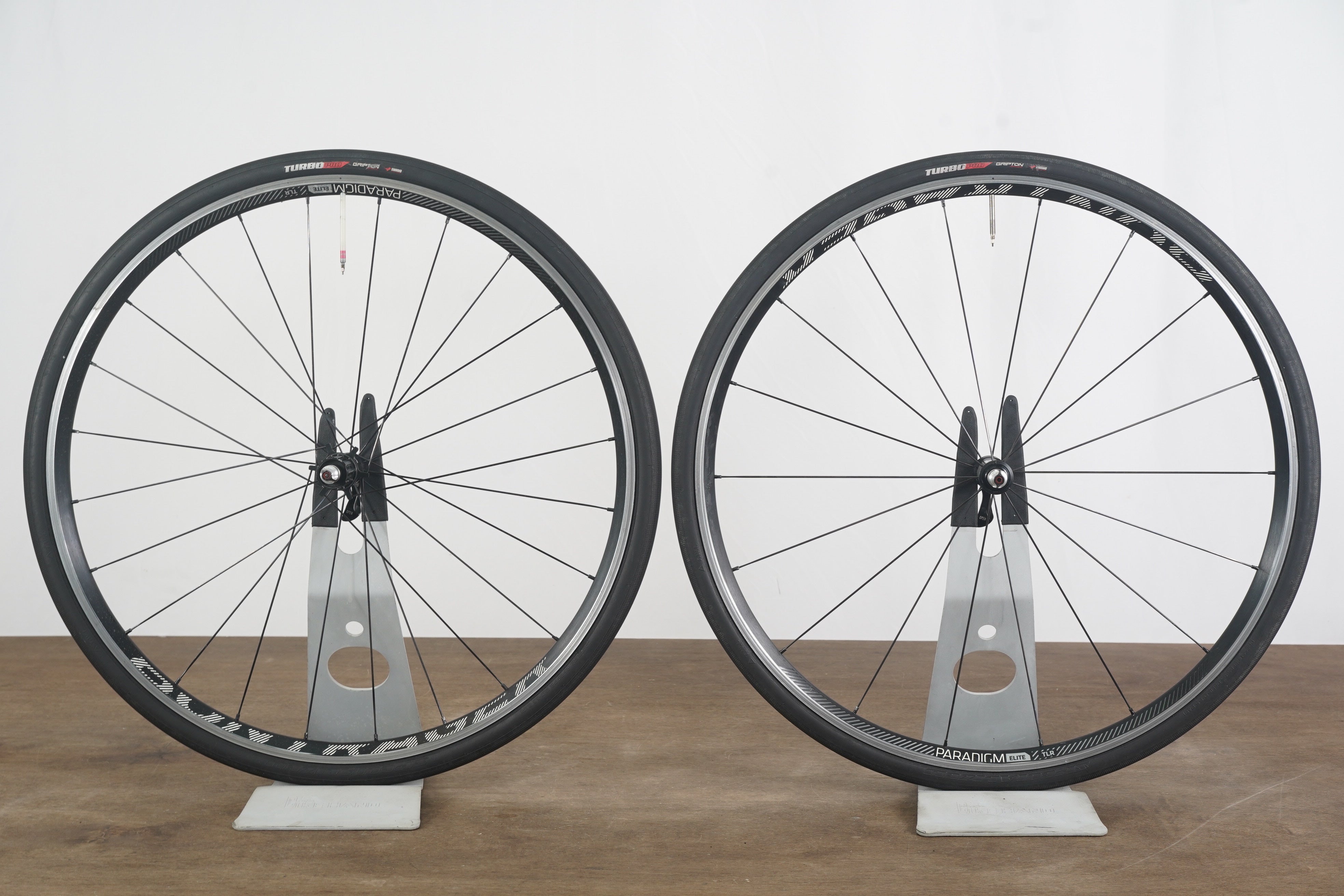 パーツ BONTRAGER PARADIGM 700c Bontrager Paradigm SL Centerlock Disc 24H Silver Nipples