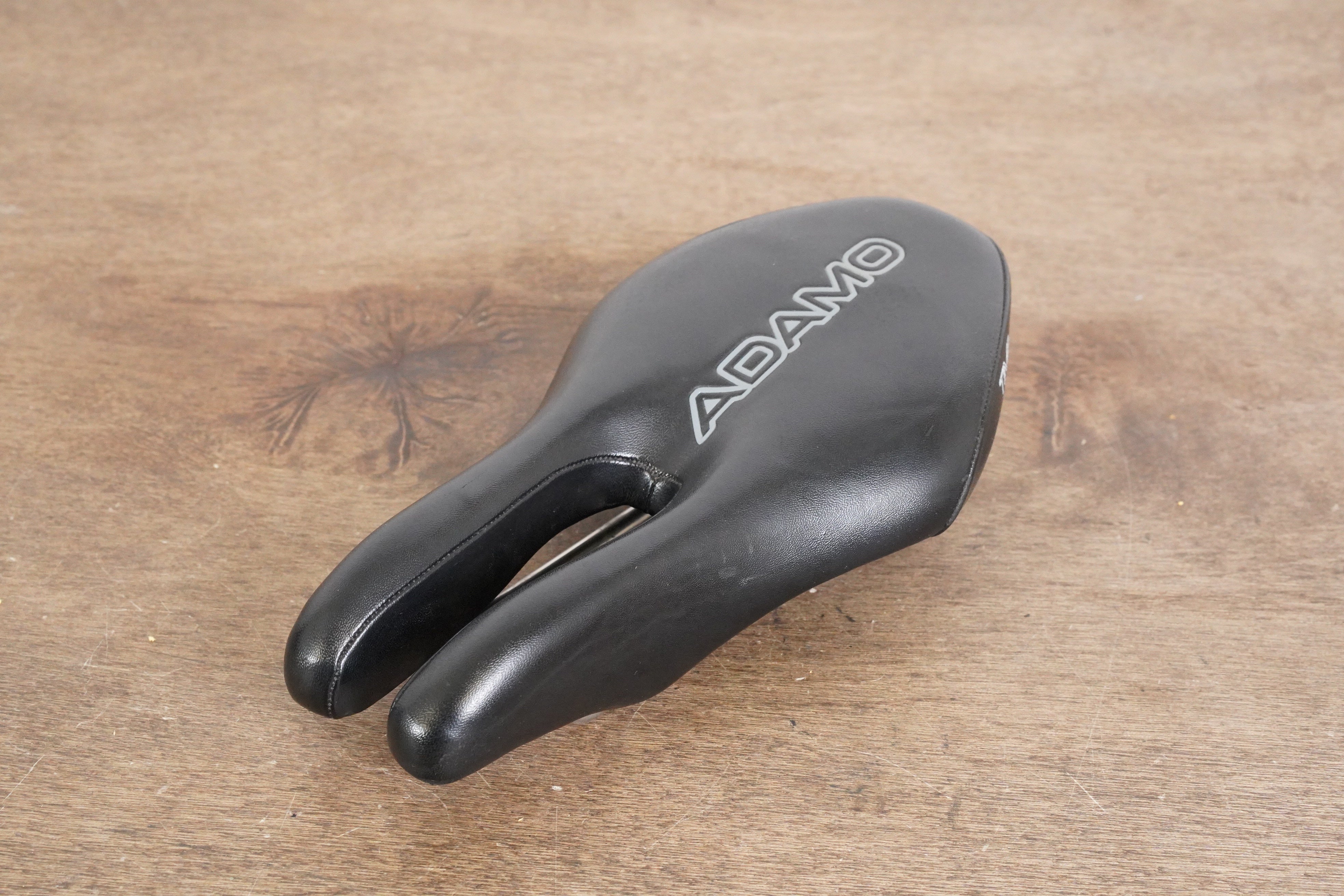 130mm ISM Adamo Time Trial Cr Mo TT Triathlon Saddle 260g Elevate Cycling