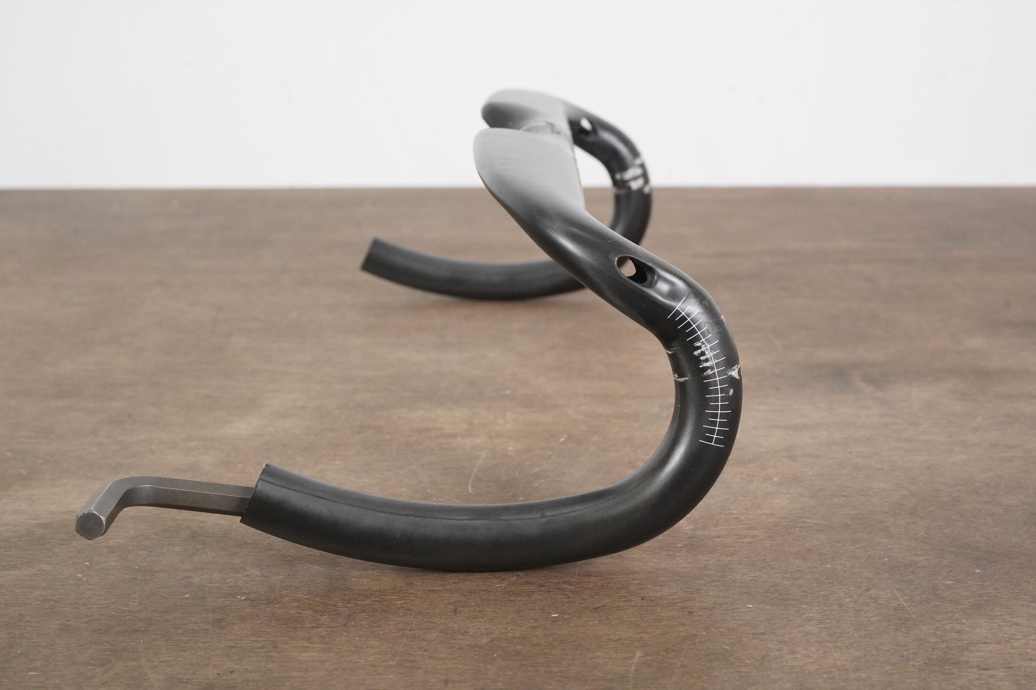 44cm Easton EC70 Aero Carbon Compact Road Handlebar 31.8mm EC 70