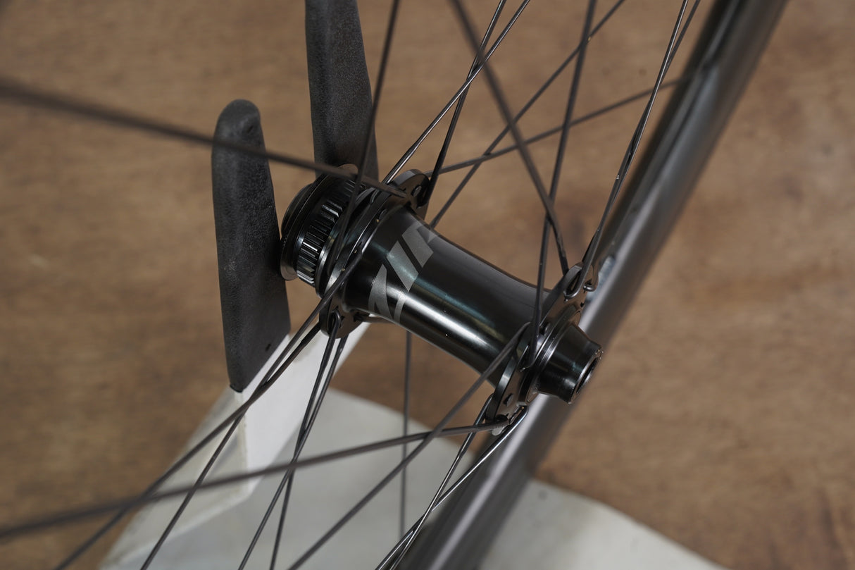 Zipp 303 S 76/176 Carbon Tubeless Clincher Disc Wheelset 11 Speed 303S