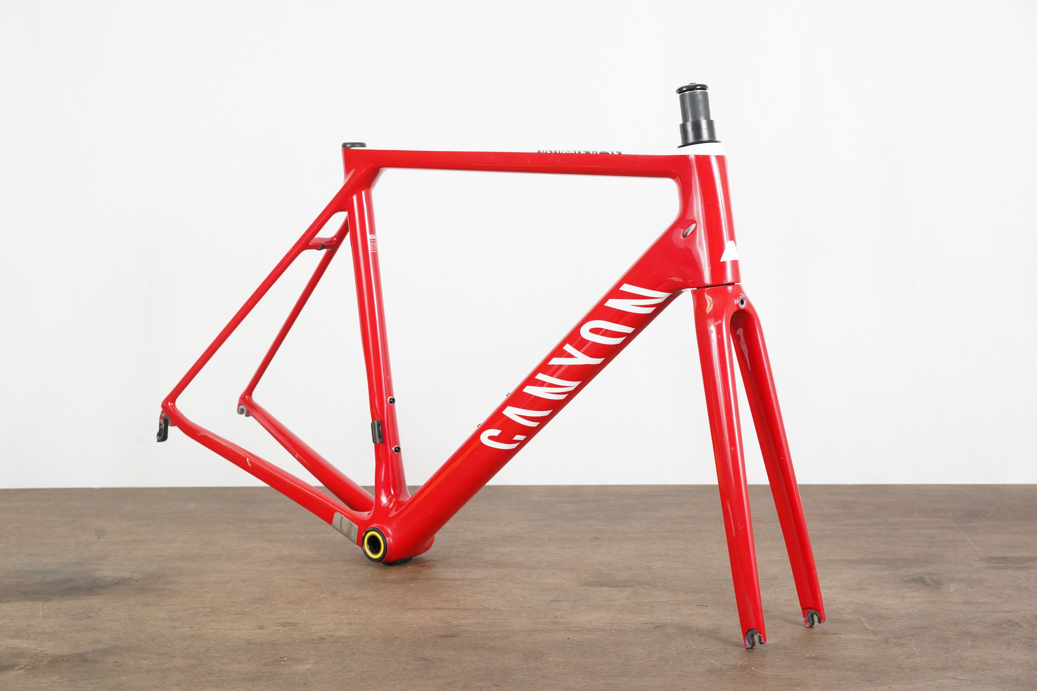 M (Medium) Canyon Ultimate CF SL Carbon Rim Brake Road