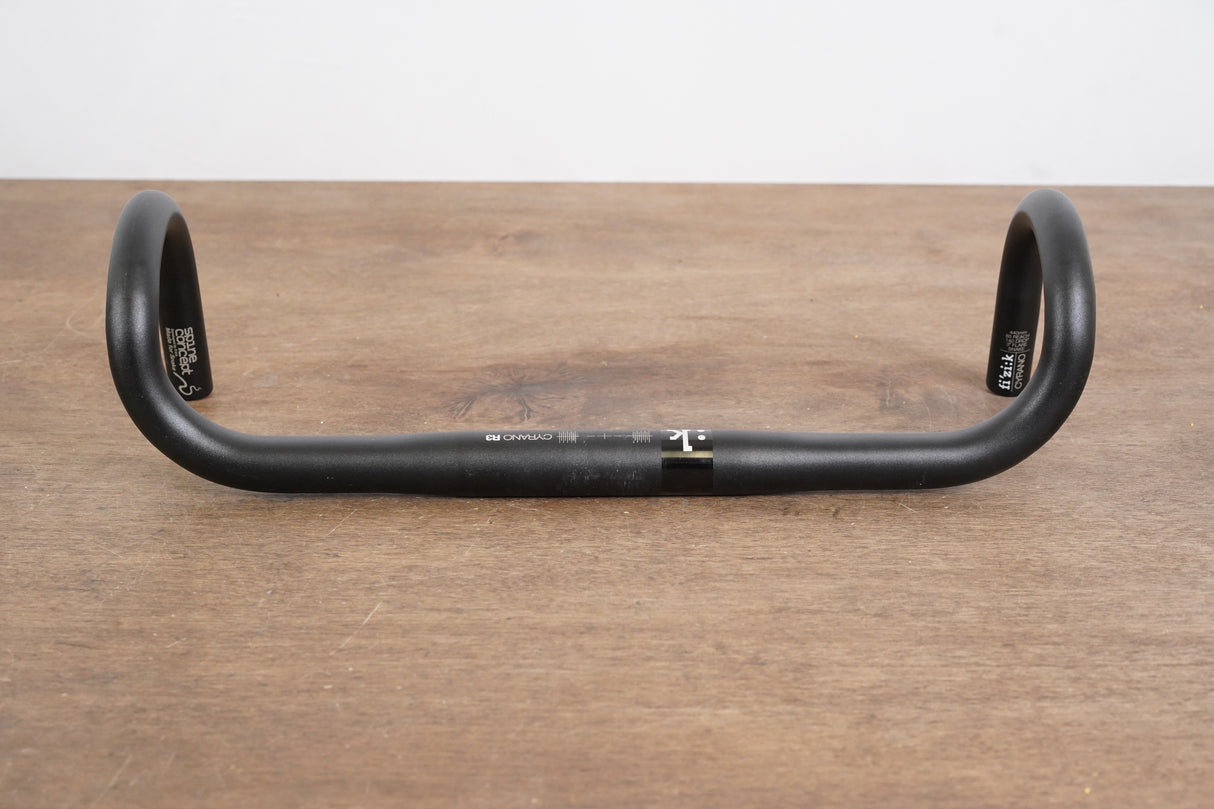 44cm Fizik Cyrano R3 Alloy Road Handlebar 31.8mm