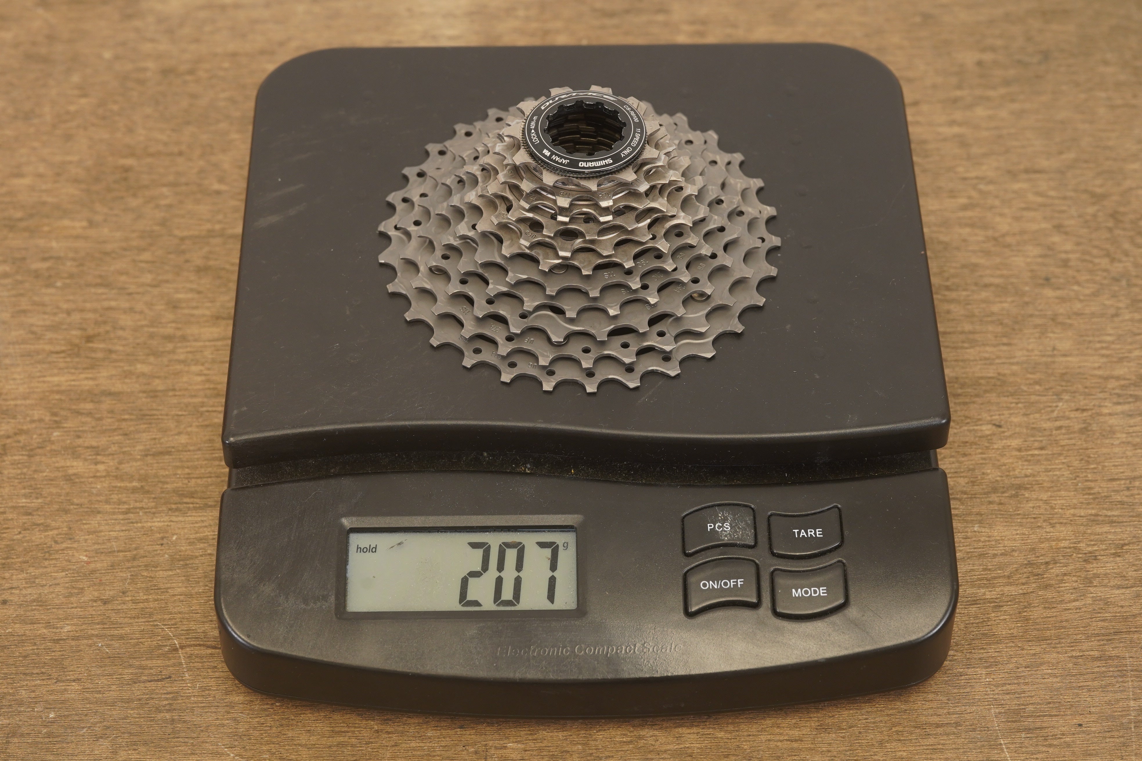 シマノ DURA-ACE CS-R9100 11-30T中古美品！ 11-30T Shimano Dura-Ace CS-R9100 11 Speed Road Cassette 205g 9100