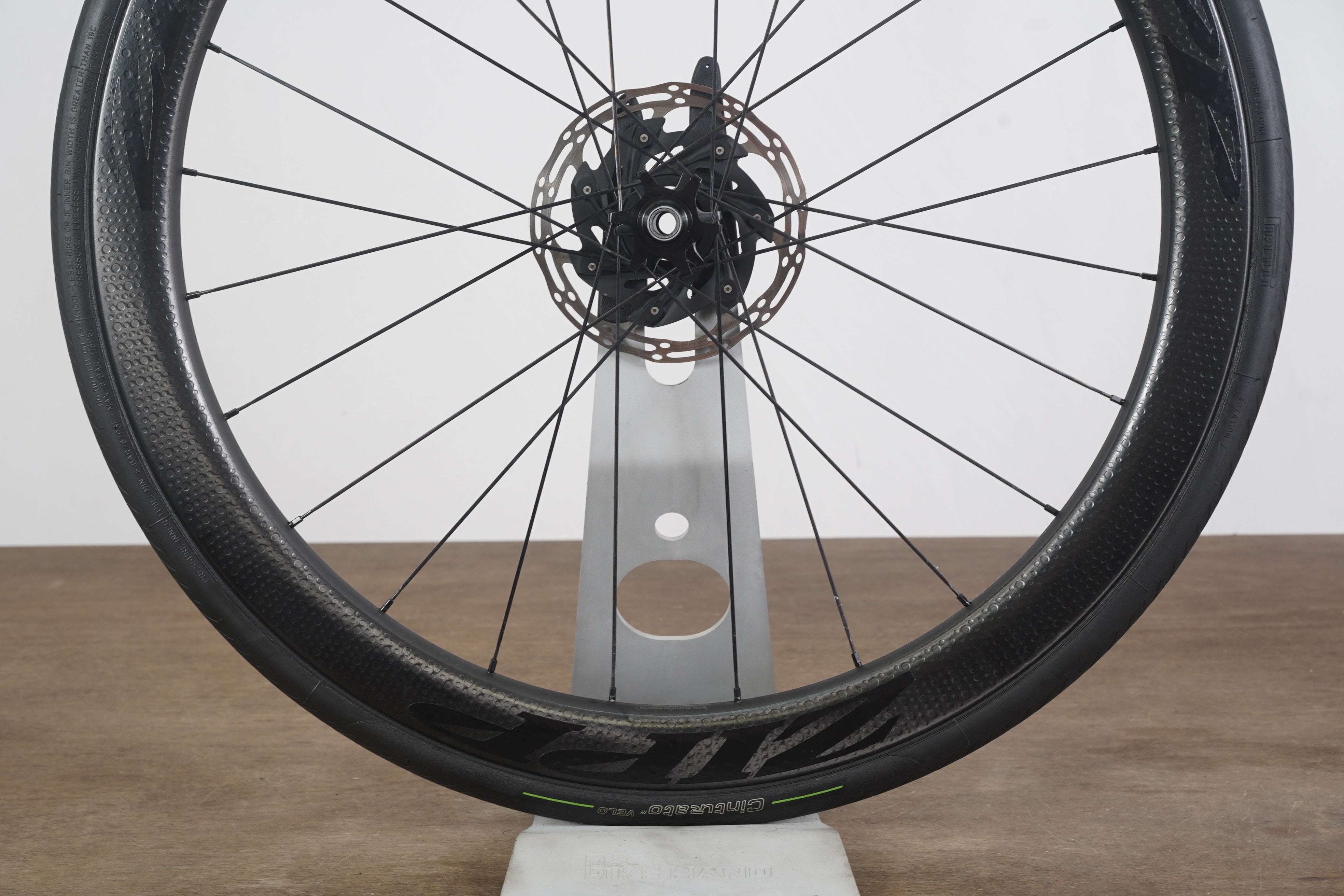 美品ZIPP 303 Firecrest Tubeless Disc 303 Firecrest Tubeless Disc-brake | WH-303-FTLD-A1 | SRAM