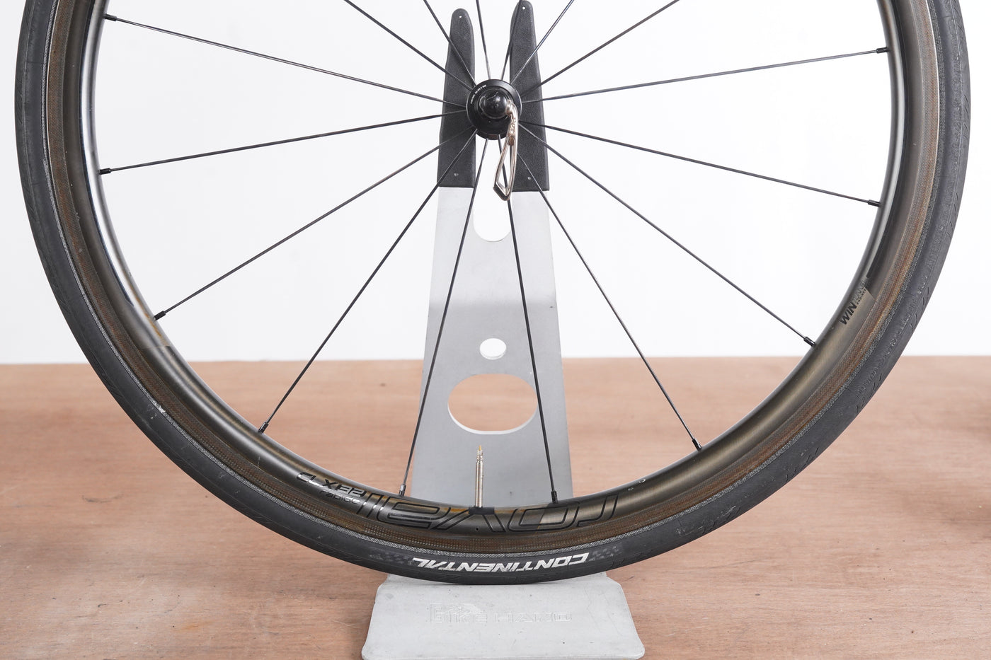 Roval CLX 32 Carbon Tubeless Clincher Rim Brake Wheelset Shimano/SRAM 11 Speed