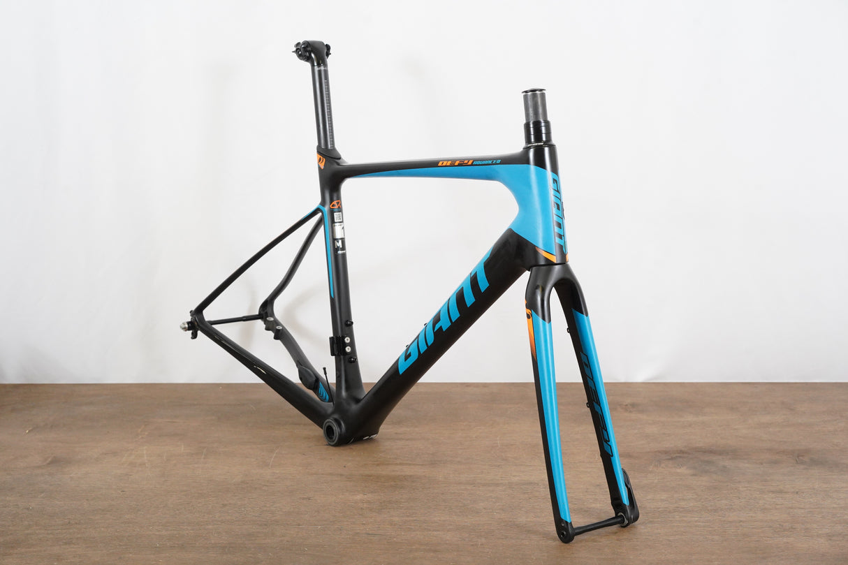 M (Medium) Giant Defy Advanced Di2 Carbon Disc Brake Road Frameset