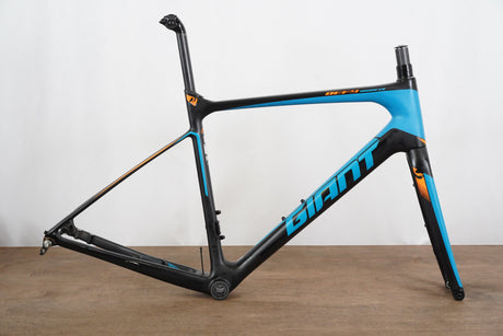 M (Medium) Giant Defy Advanced Di2 Carbon Disc Brake Road Frameset