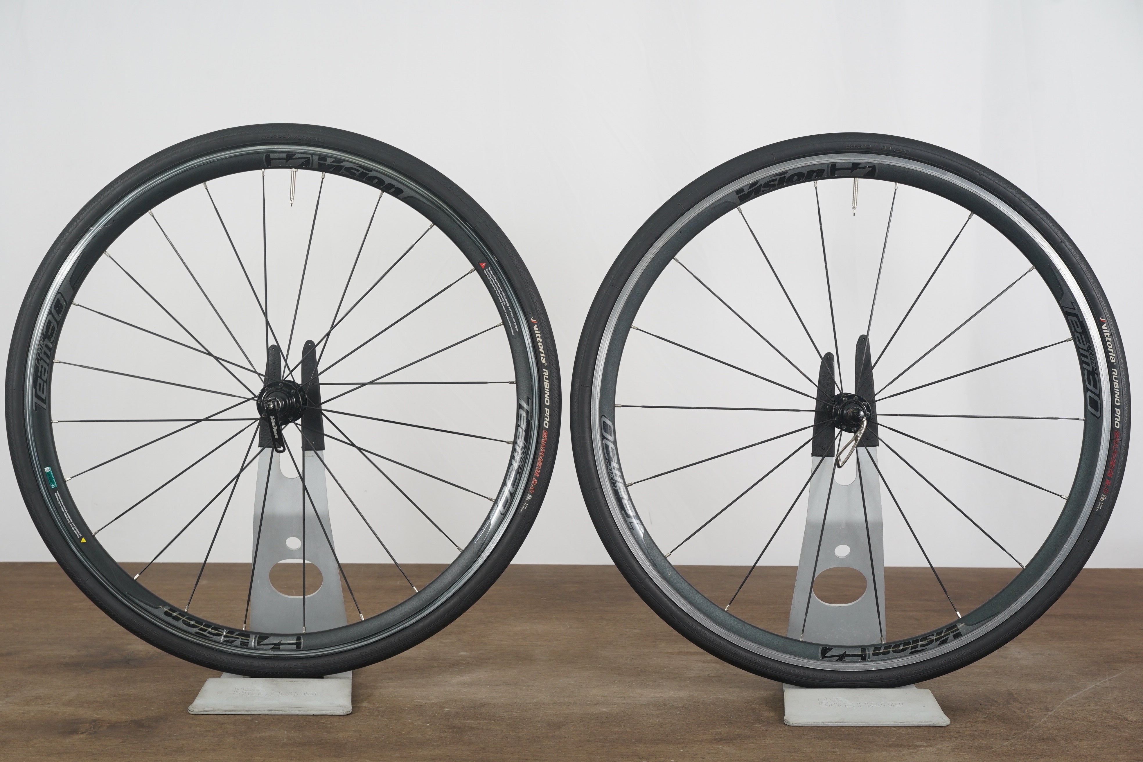 VISION TEAM30 リムブレーキ　シマノ　前後セット VISION TEAM30 リムブレーキ シマノ 前後セット Vision（ビジョン