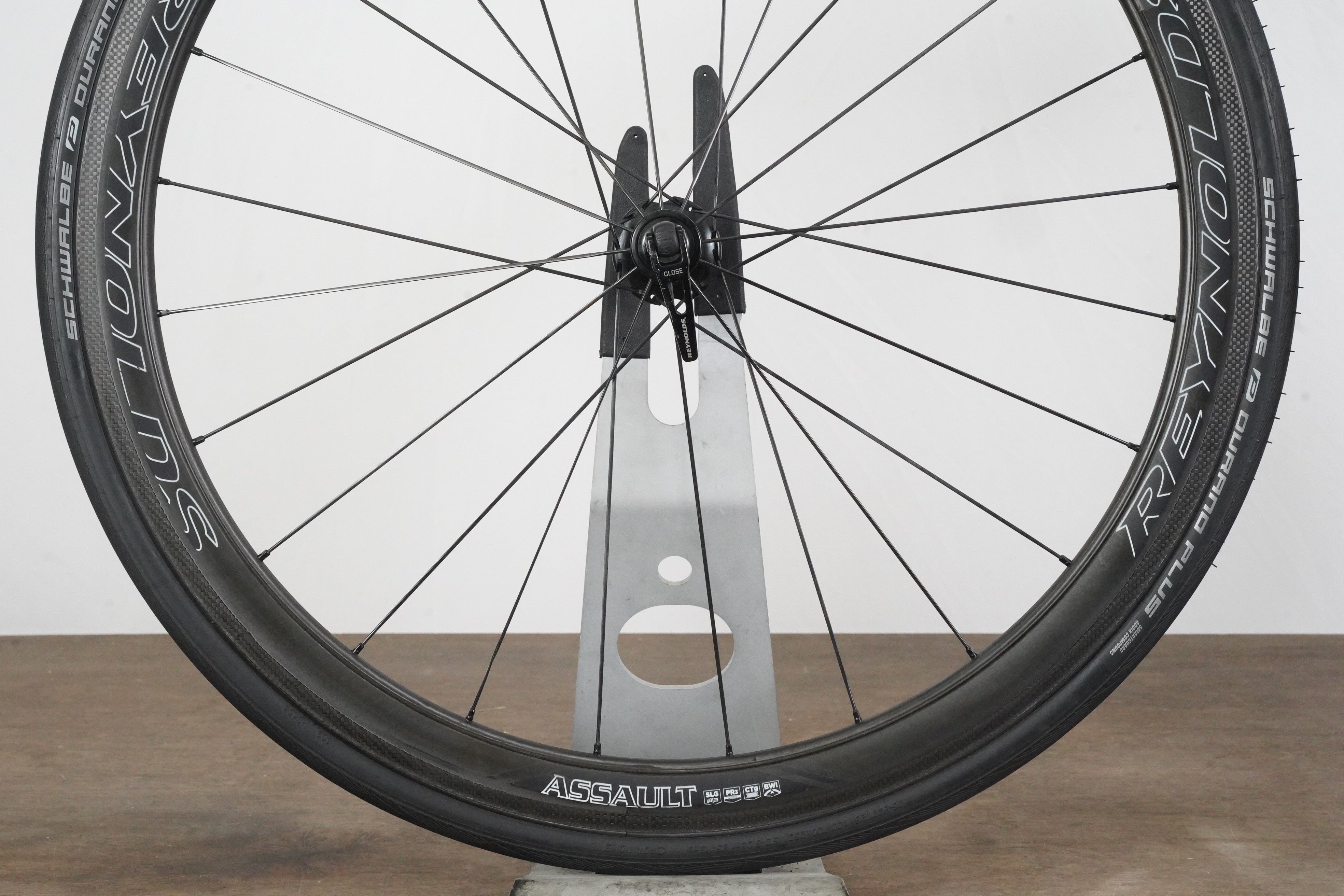 Reynolds Assault SLG Carbon Tubeless Clincher Rim Brake Wheelset