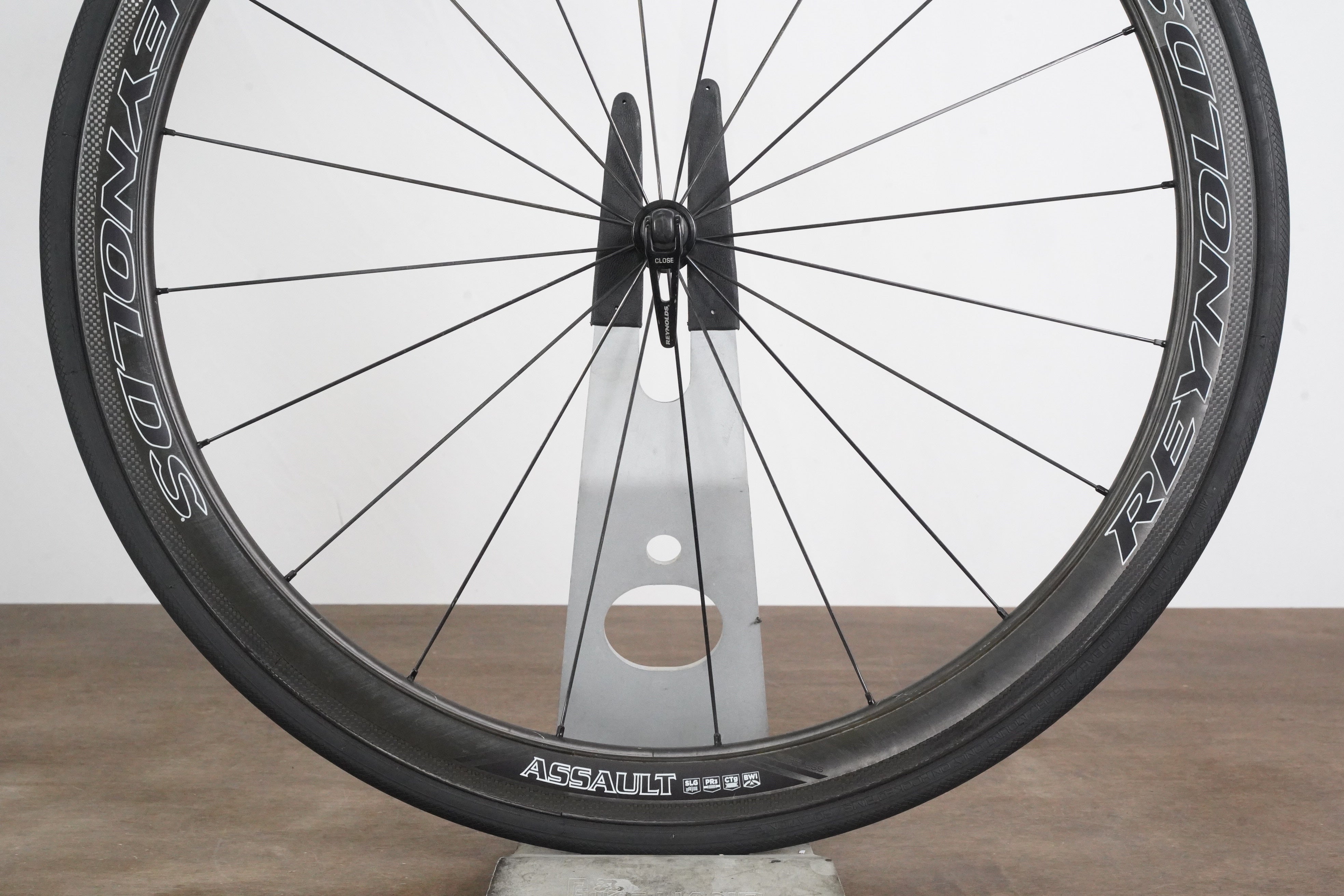 Reynolds Assault SLG Carbon Tubeless Clincher Rim Brake Wheelset