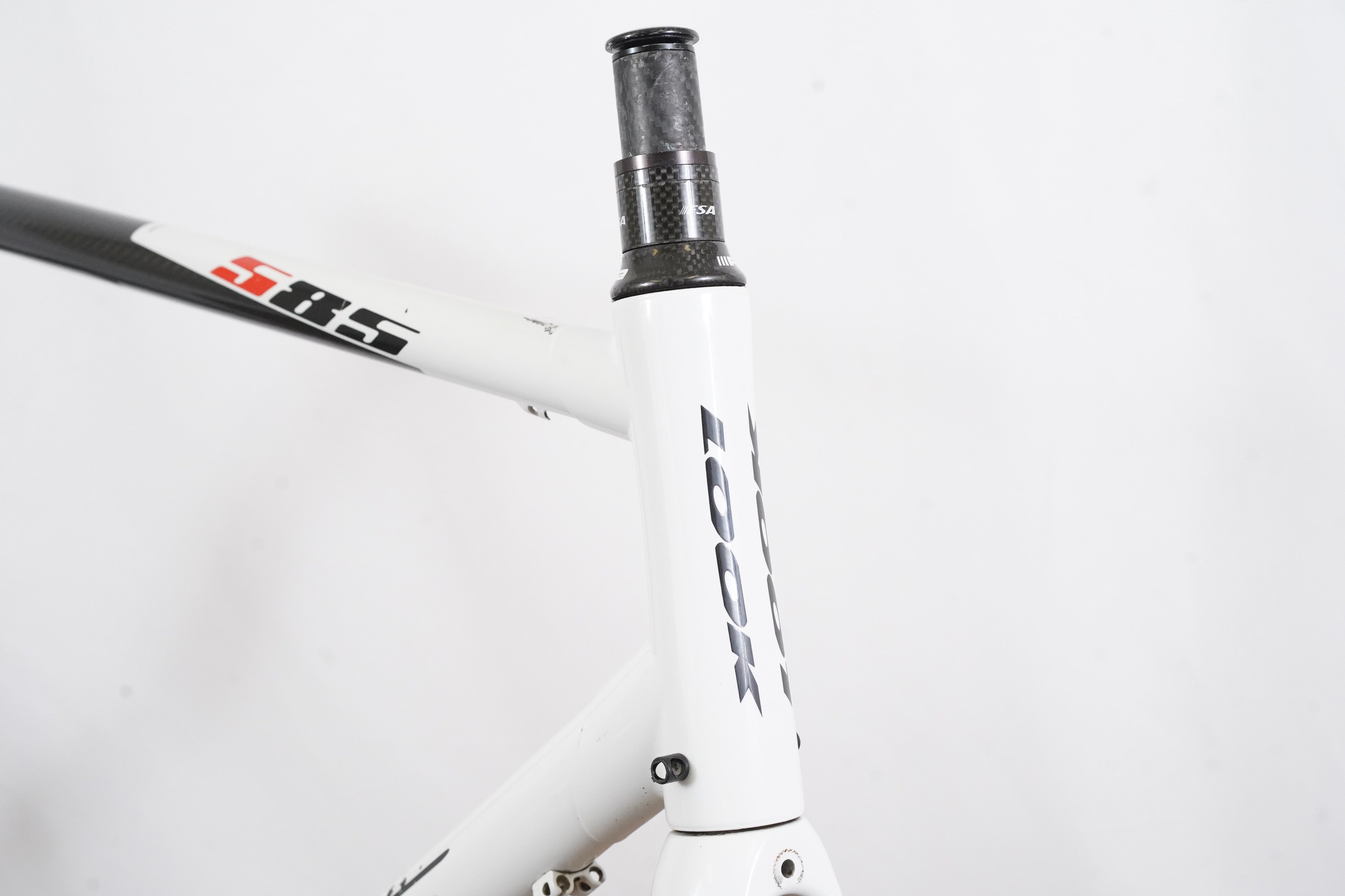 Lugged carbon frame hotsell
